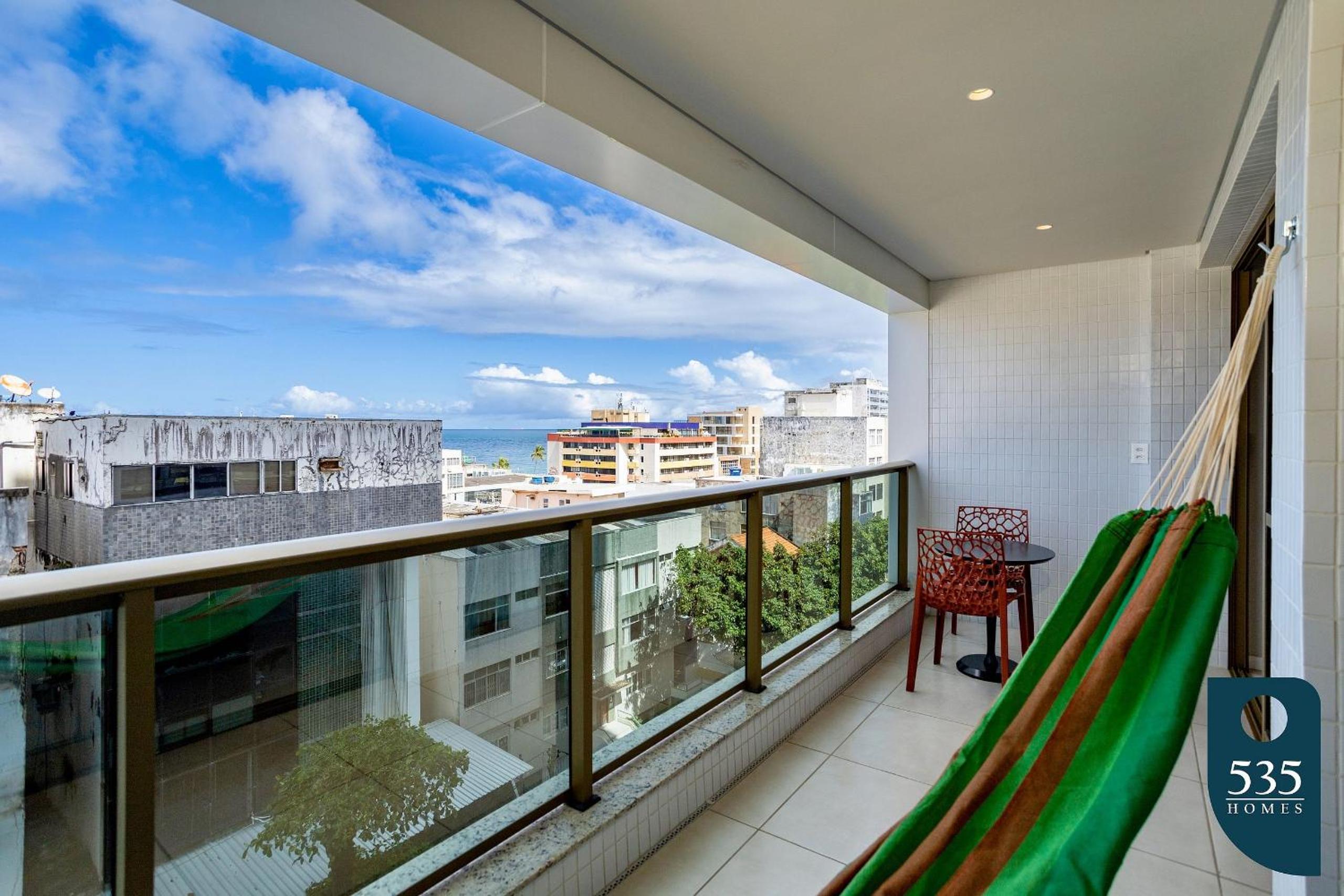 Apartamento no Condomínio Barra 535
