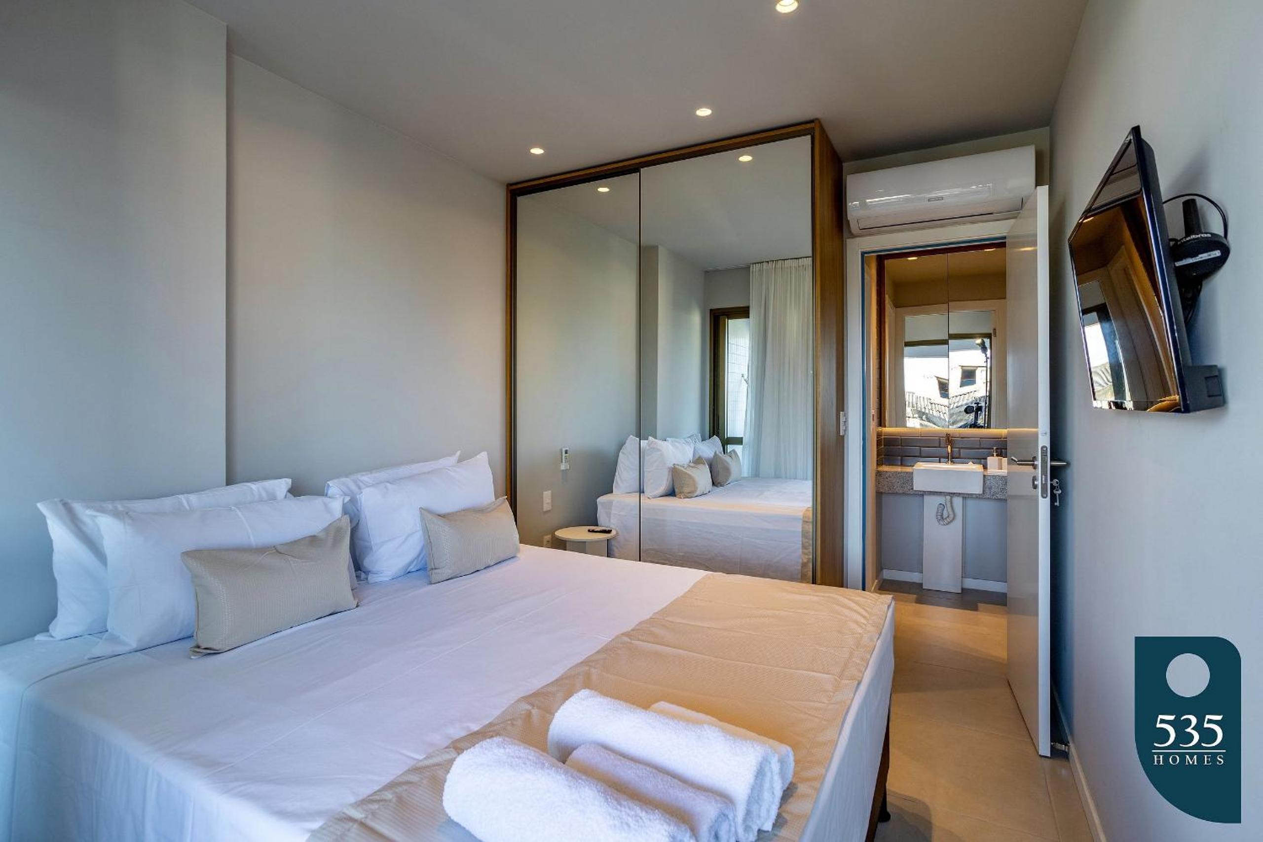 Apartamento no Condomínio Barra 535