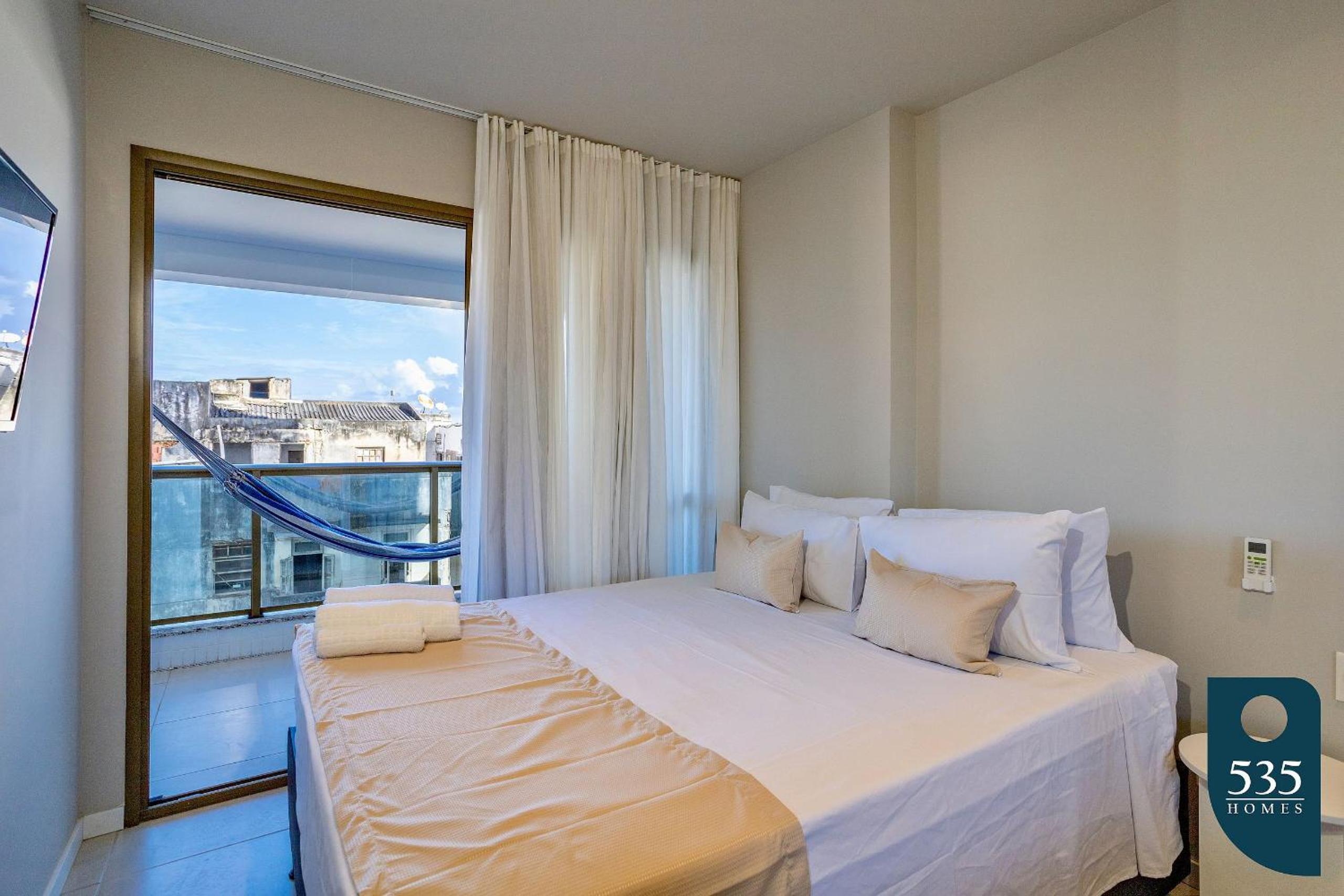 Apartamento no Condomínio Barra 535
