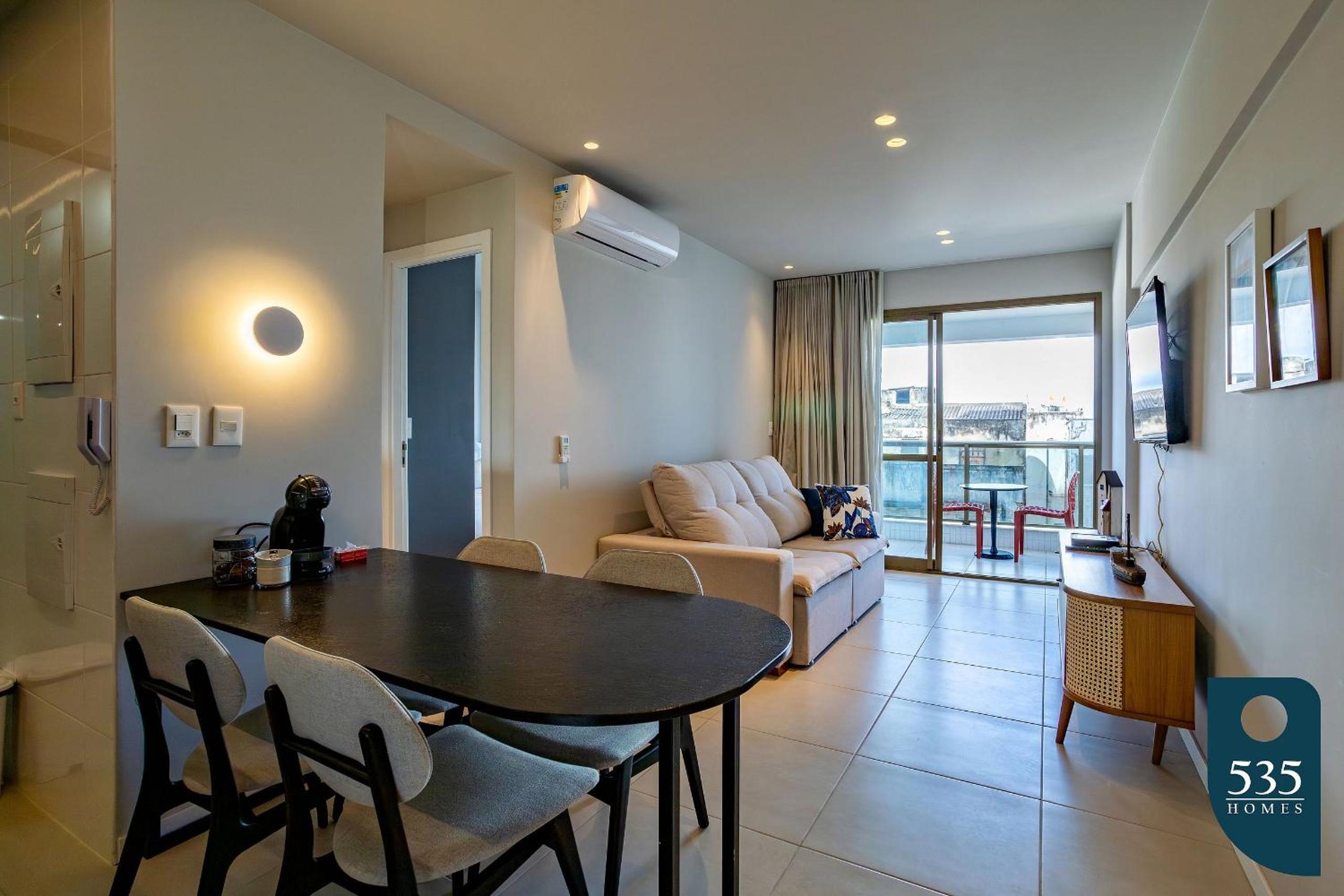 Apartamento no Condomínio Barra 535