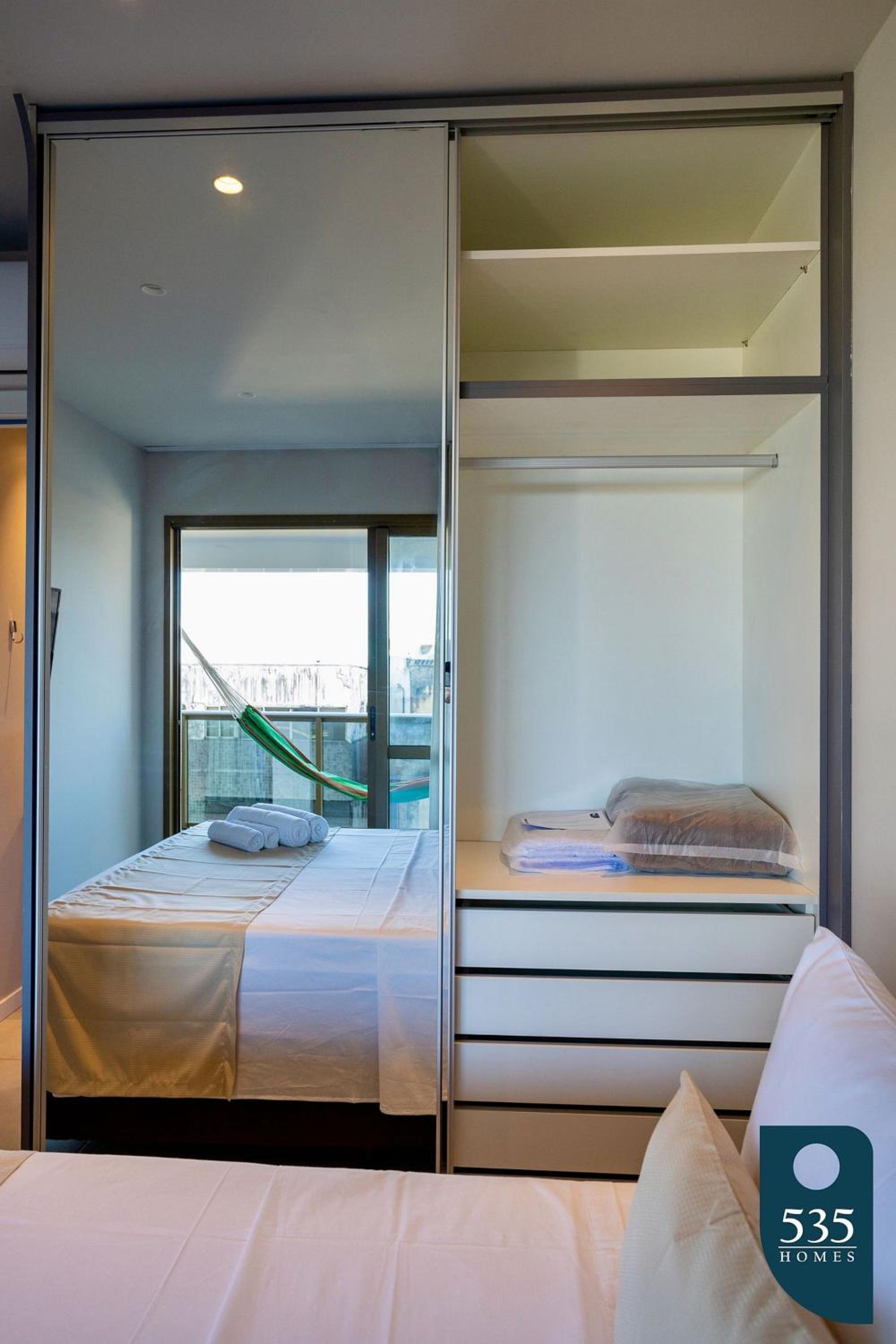 Apartamento no Condomínio Barra 535