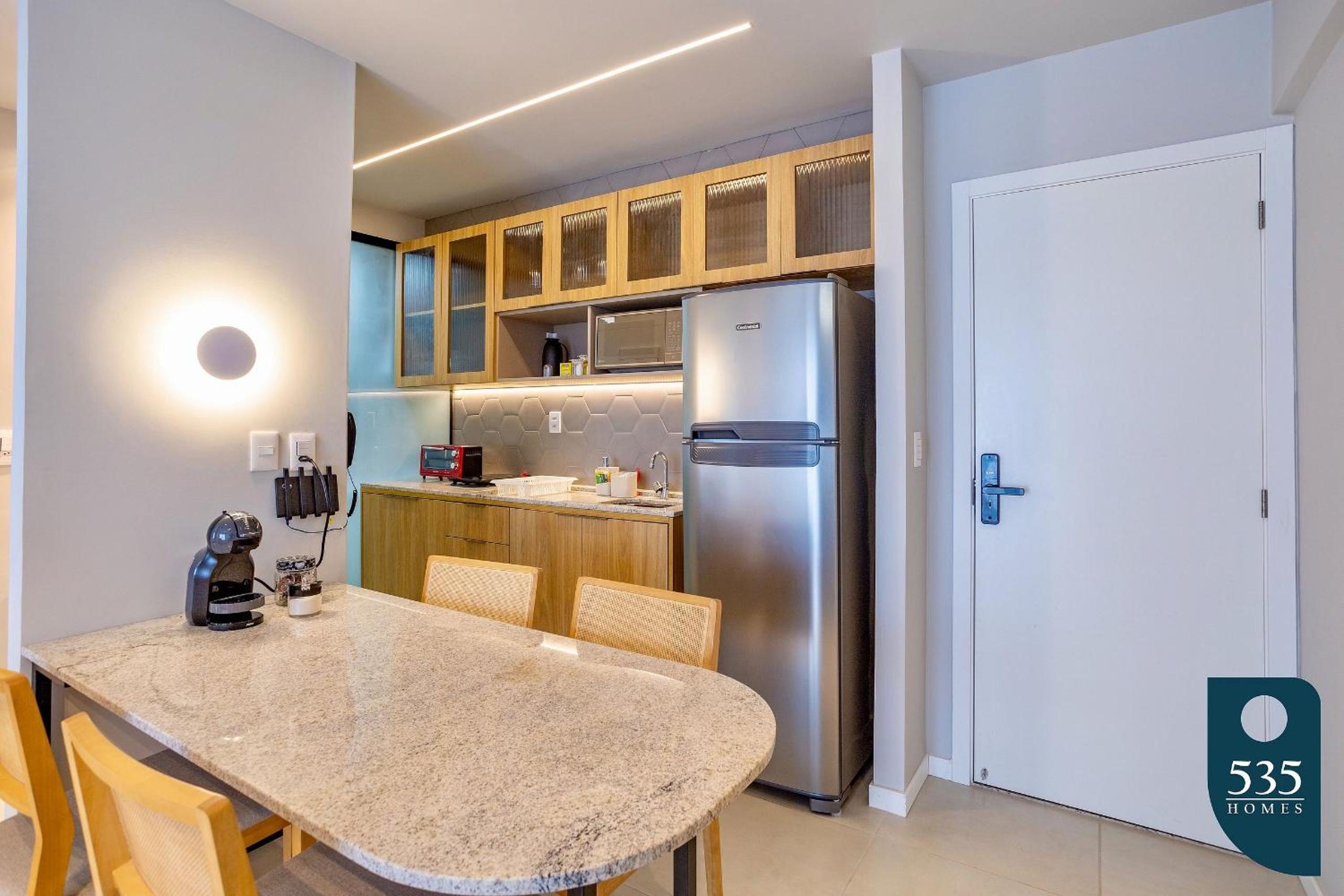 Apartamento no Condomínio Barra 535