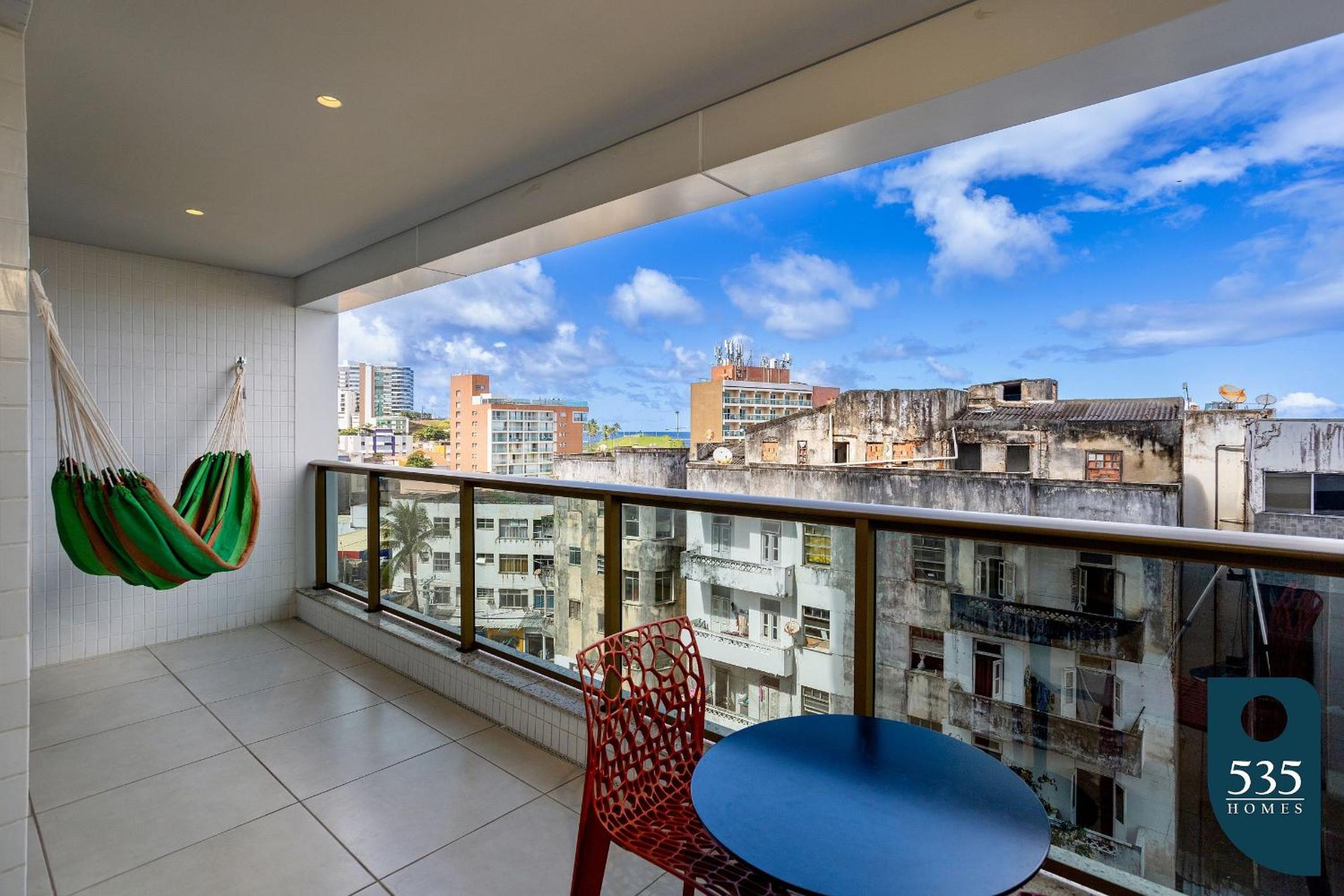 Apartamento no Condomínio Barra 535