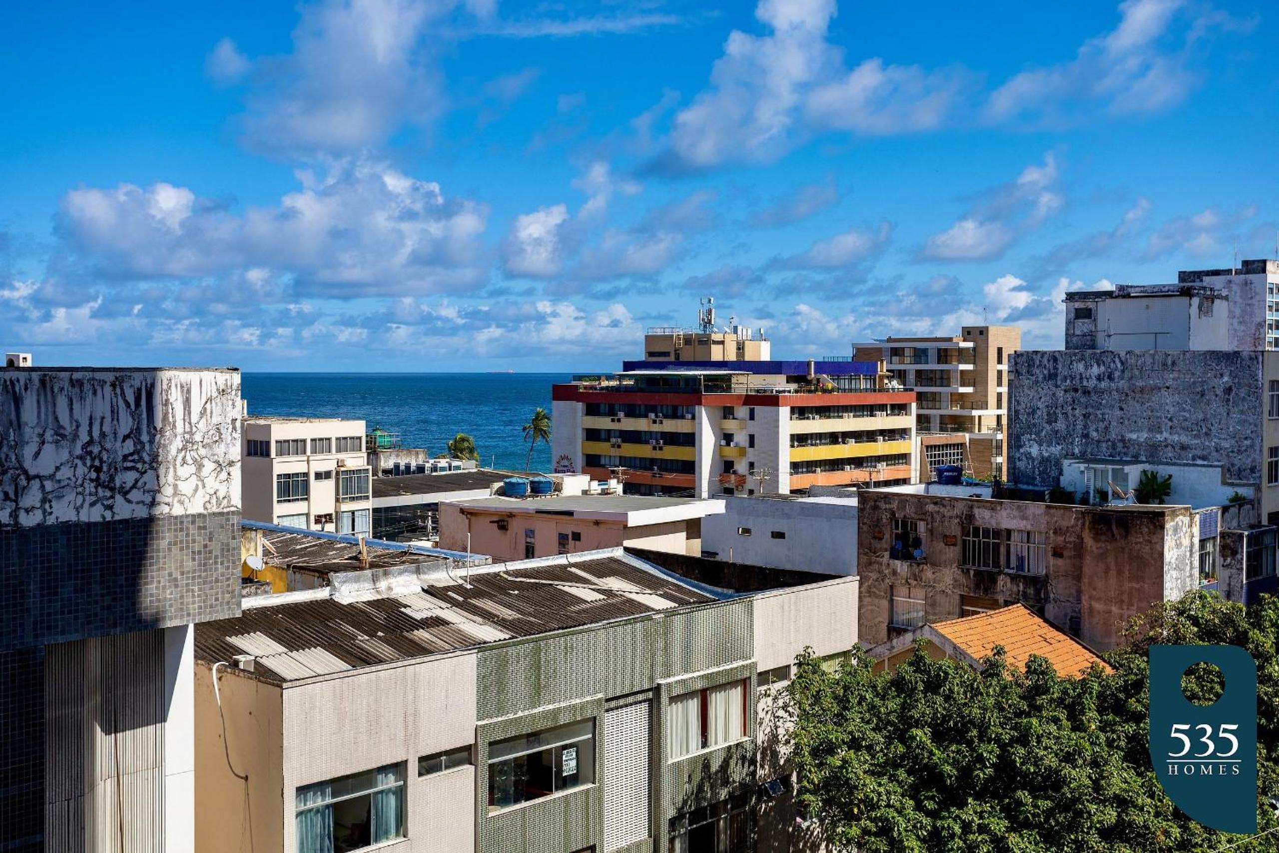 Apartamento no Condomínio Barra 535