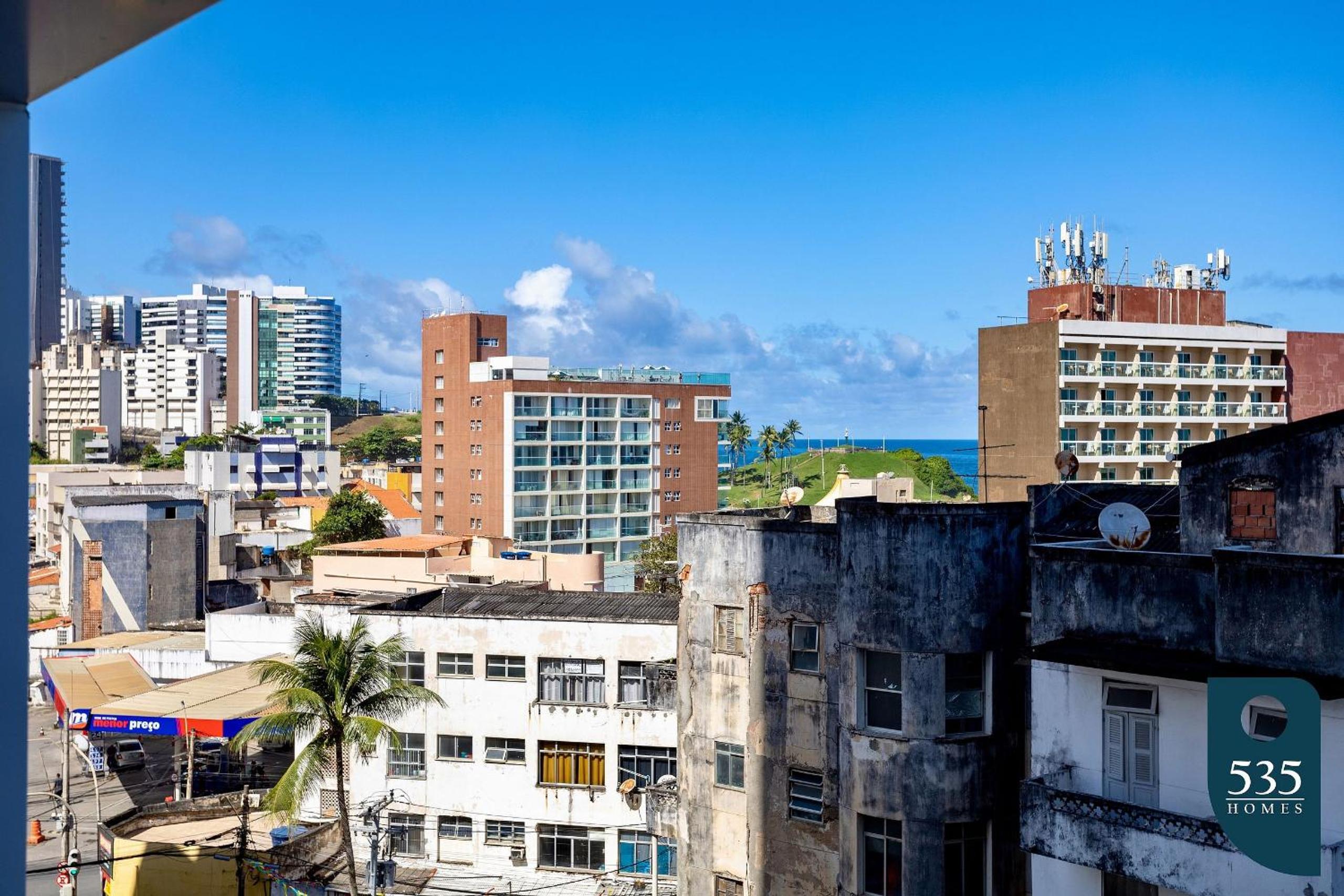 Apartamento no Condomínio Barra 535