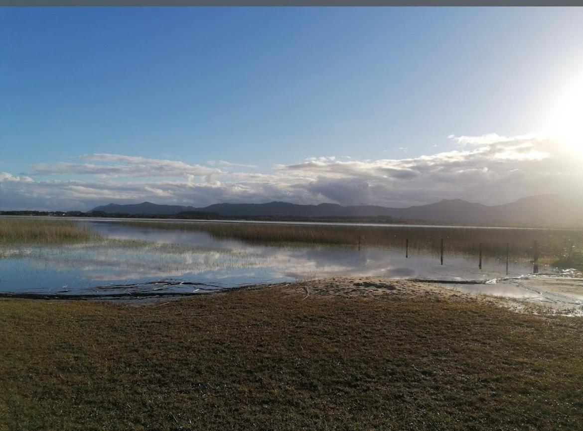 Casa na lagoa do Palmital com acesso à lagoa na propriedade e localizada apenas a 13 km da praia de Atlântida Sul e do Centro de Osório Lugar com Natureza-