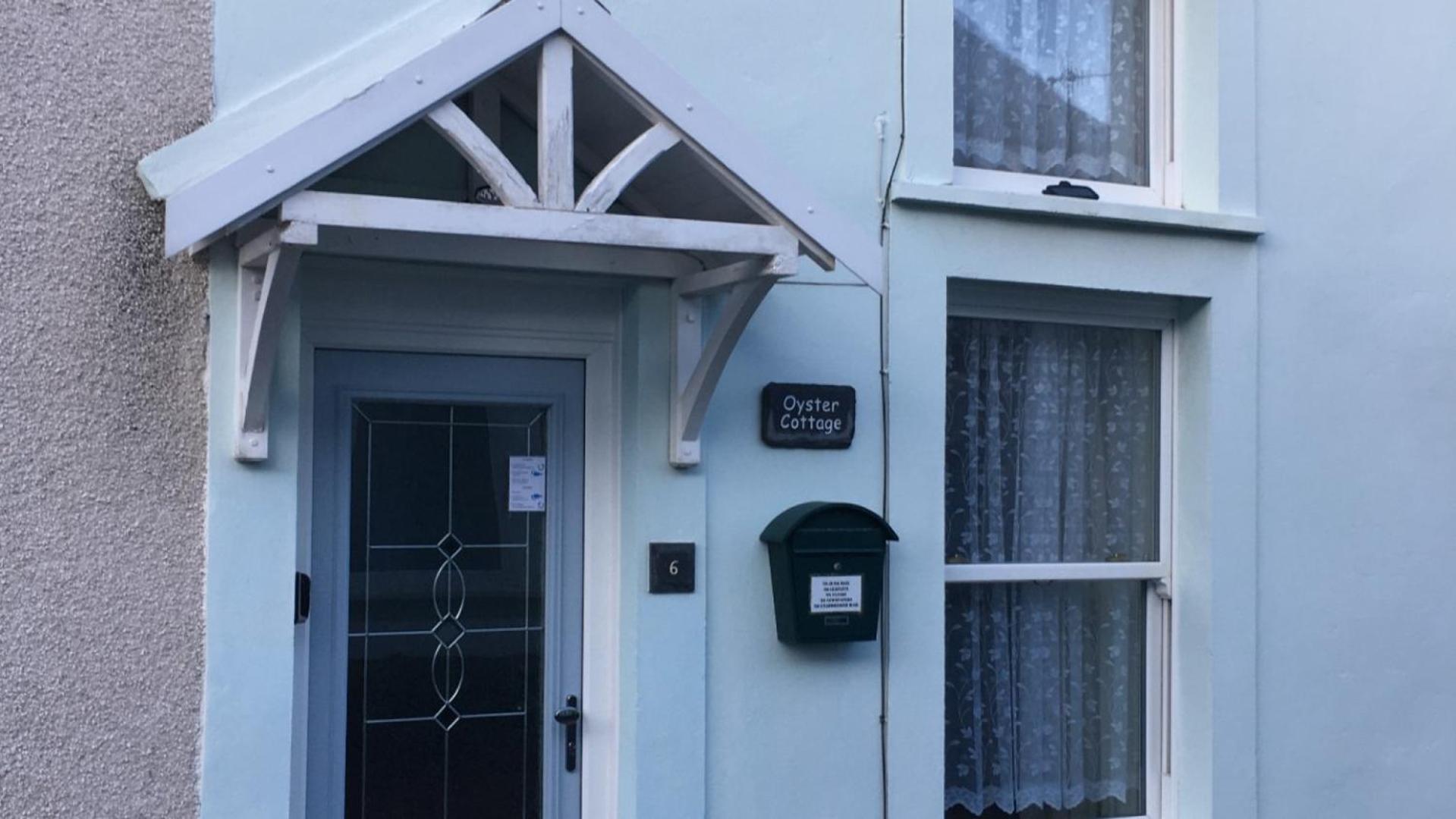 2 Bed in Mumbles oc-hh120