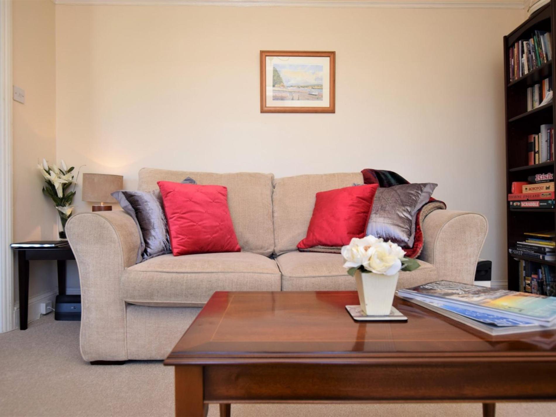1 Bed in Appledore oc-captv view 2