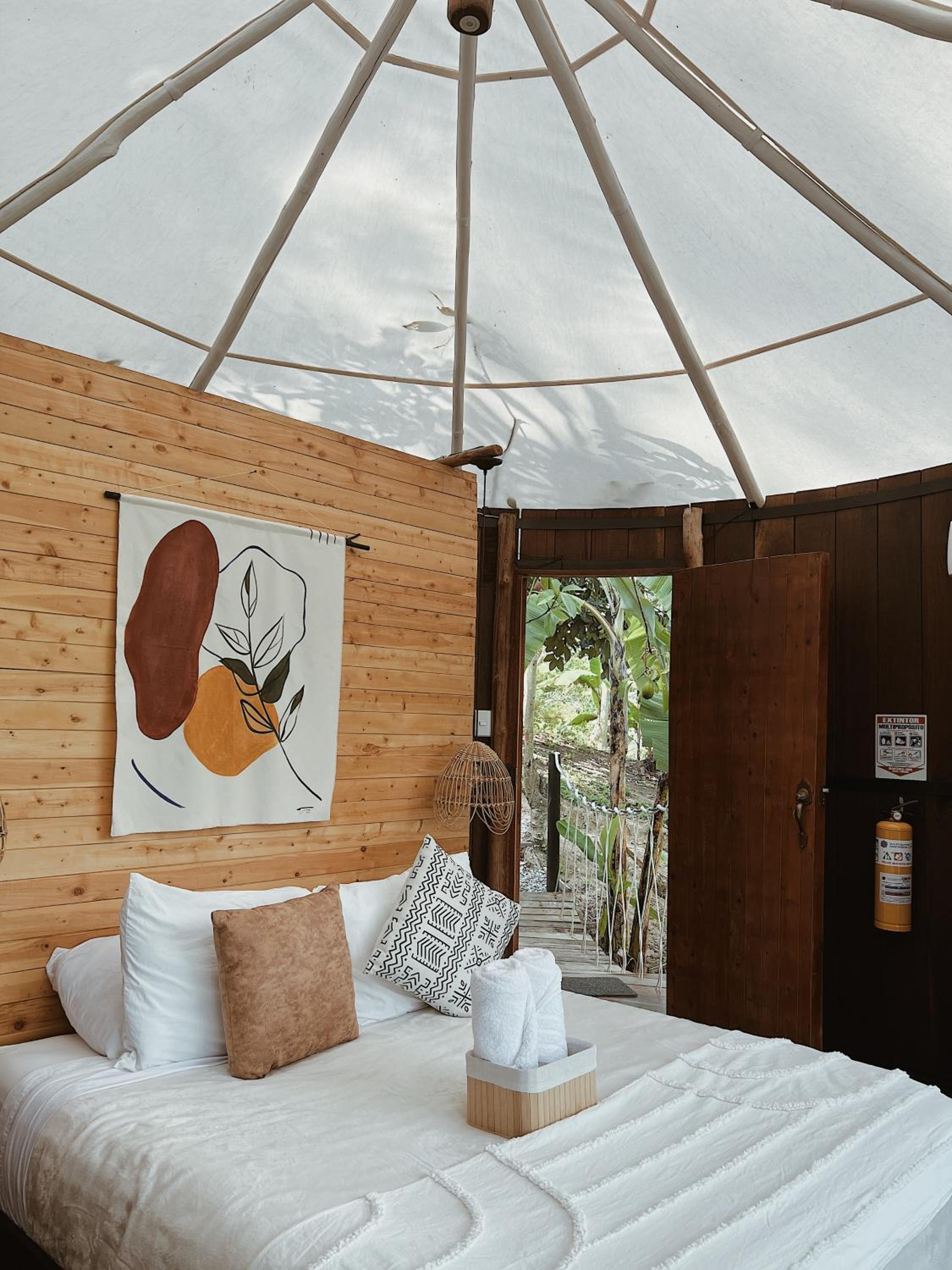 Paneo Glamping
