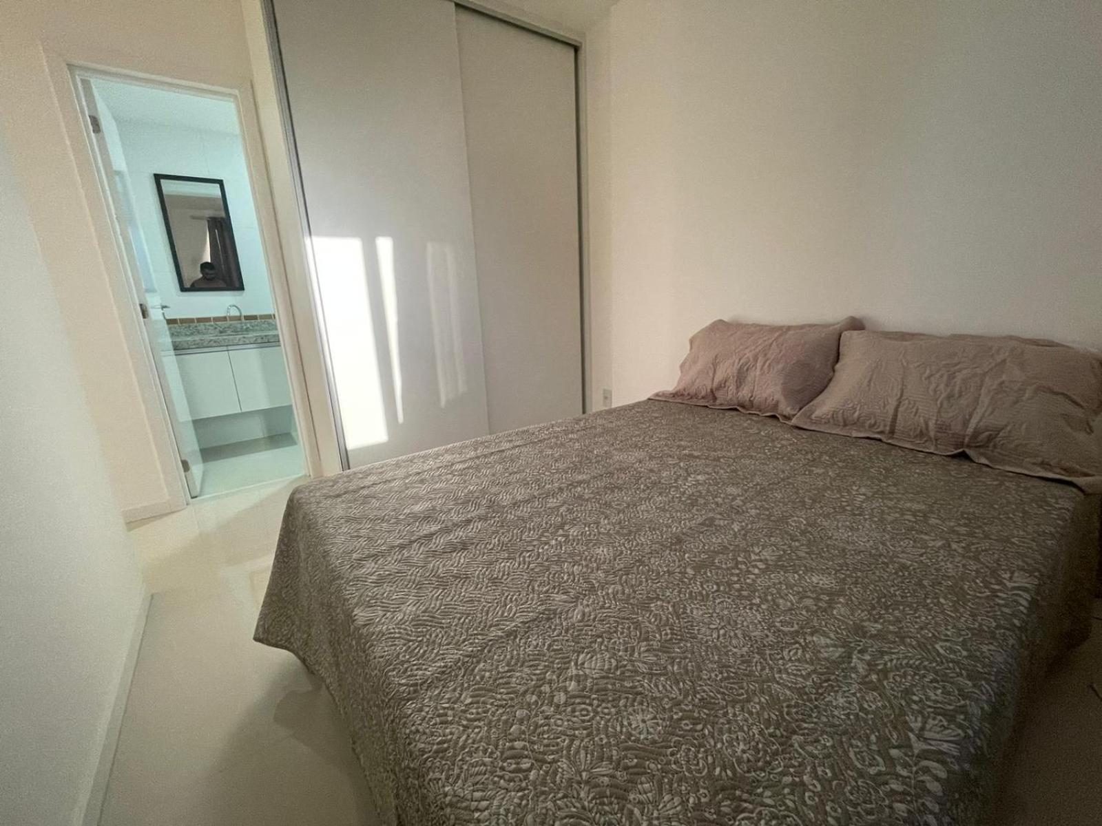 Moderno e novo apt em frente o shopping Boulevard