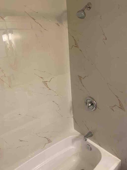 Modern Cozy 2 bedroom basement Near WEM