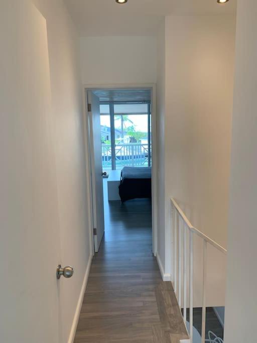 Luxury Waterfront Villa 249C Starlink Wifi