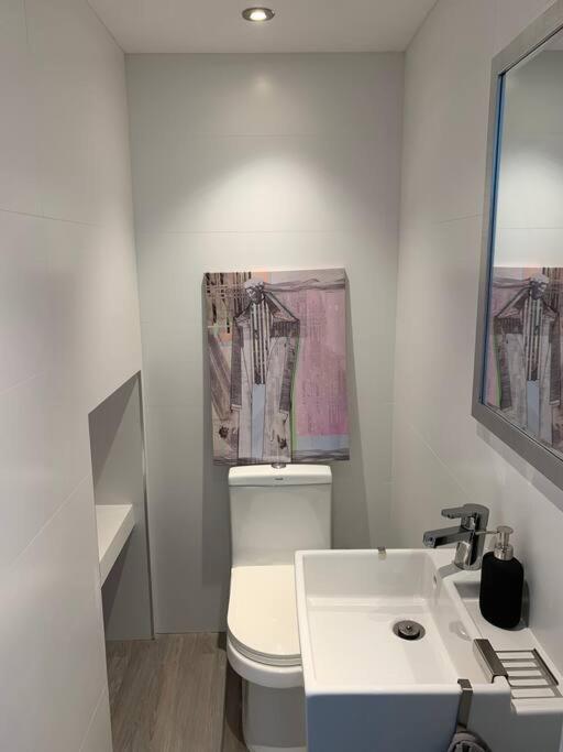 Luxury Waterfront Villa 249C Starlink Wifi