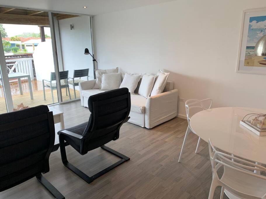 Luxury Waterfront Villa 249C Starlink Wifi