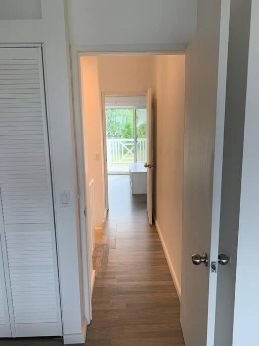 Luxury Waterfront Villa 249C Starlink Wifi