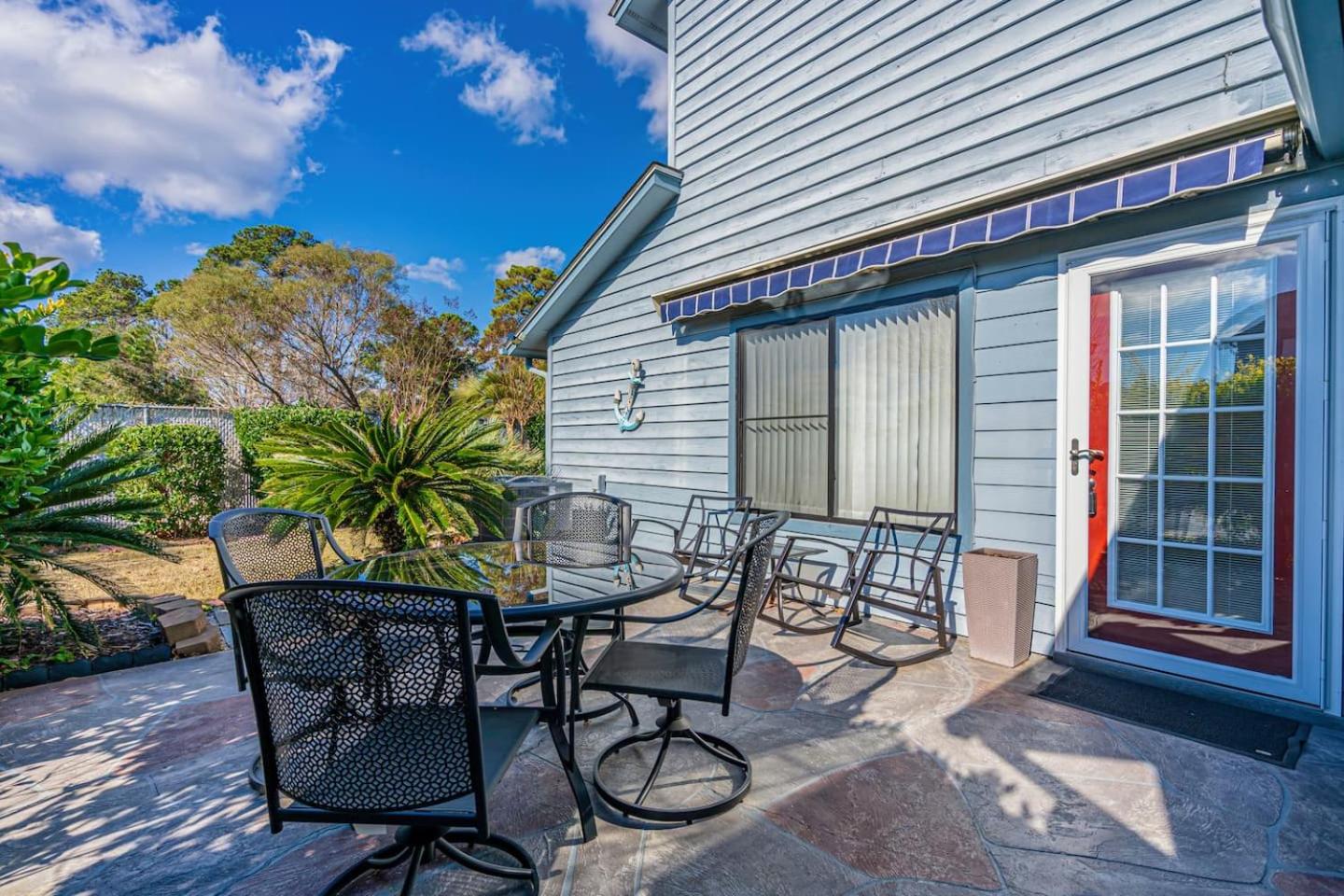 Little River-condo-sleeps 10 By Hostique
