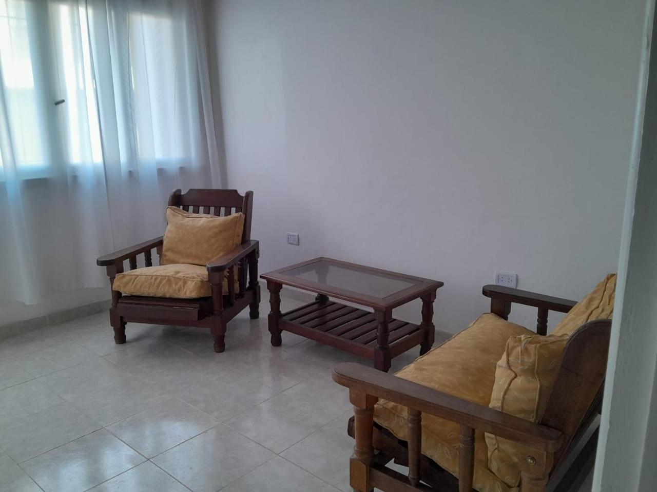 Casa Privada 2 habitaciones, amueblada Centro Necochea
