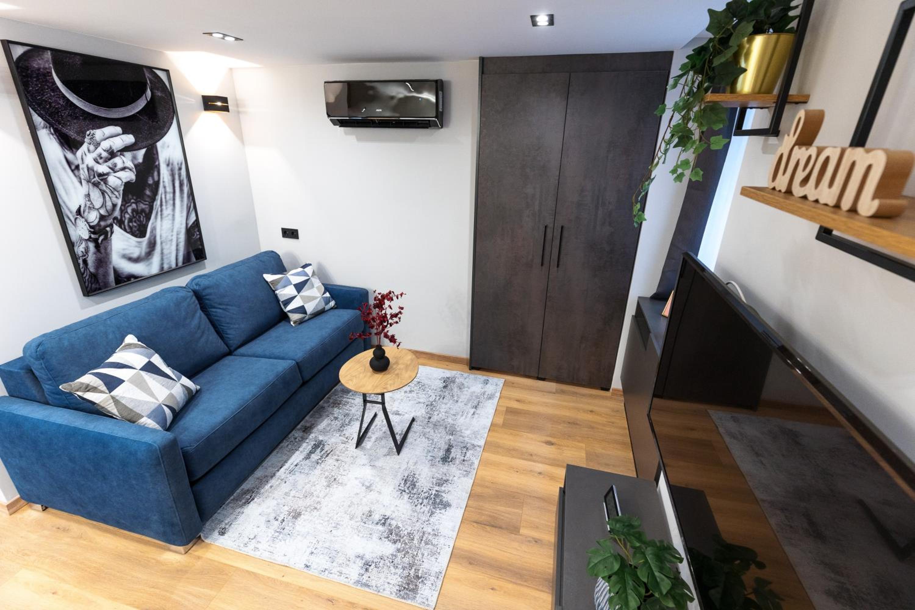 Central Luxe Residence
