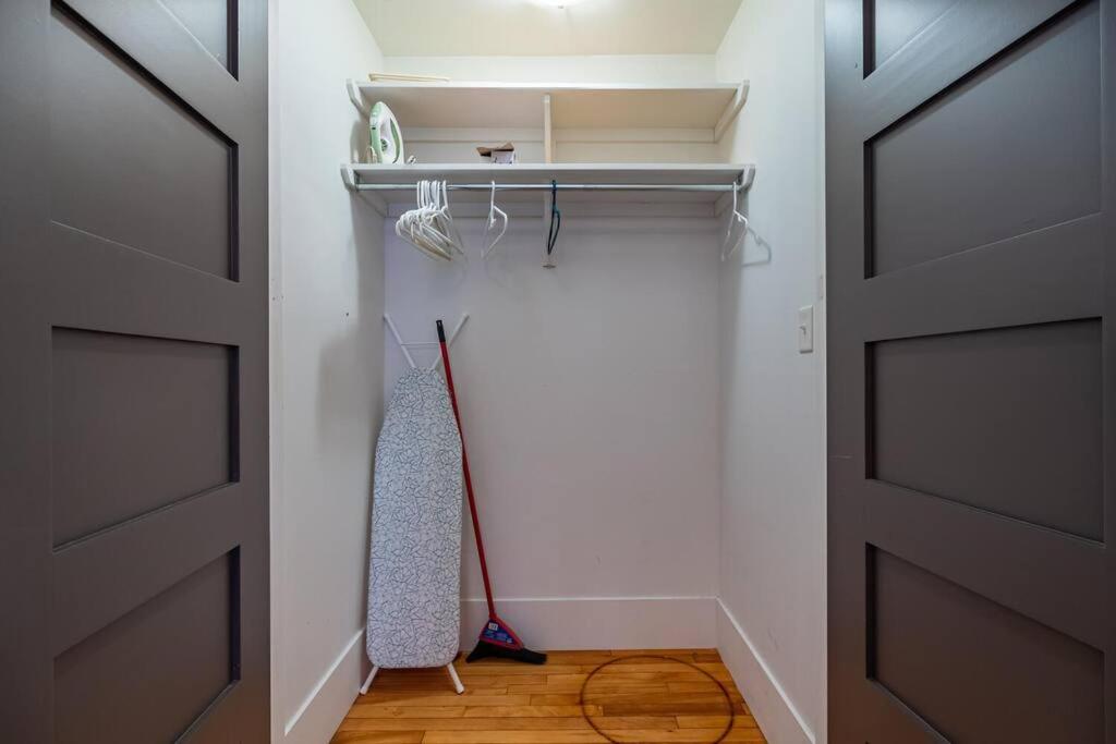 Gorgeous & Sunny Executive Suite #102