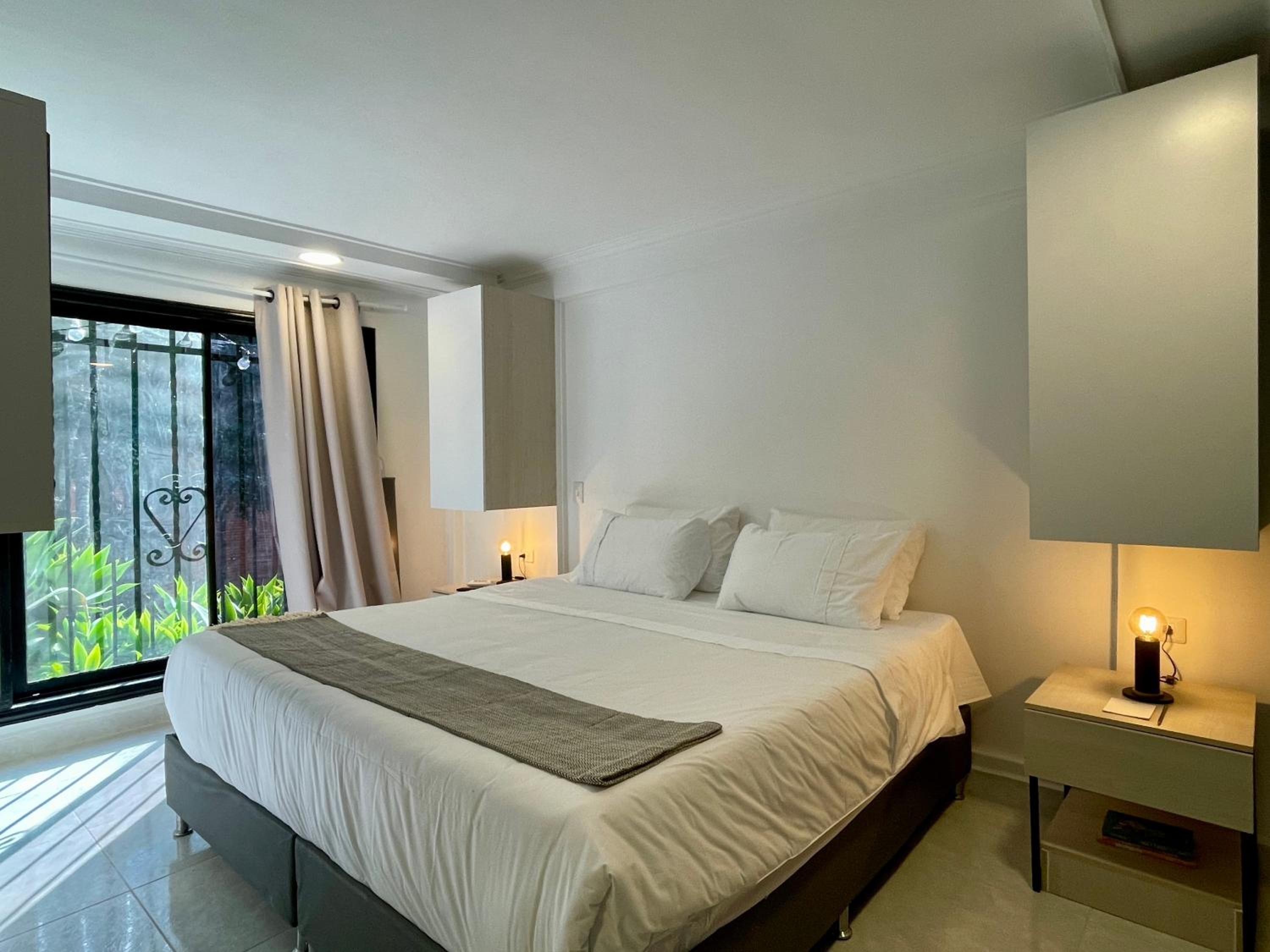 Apartments with Jacuzzi in El Poblado by Wynwood House