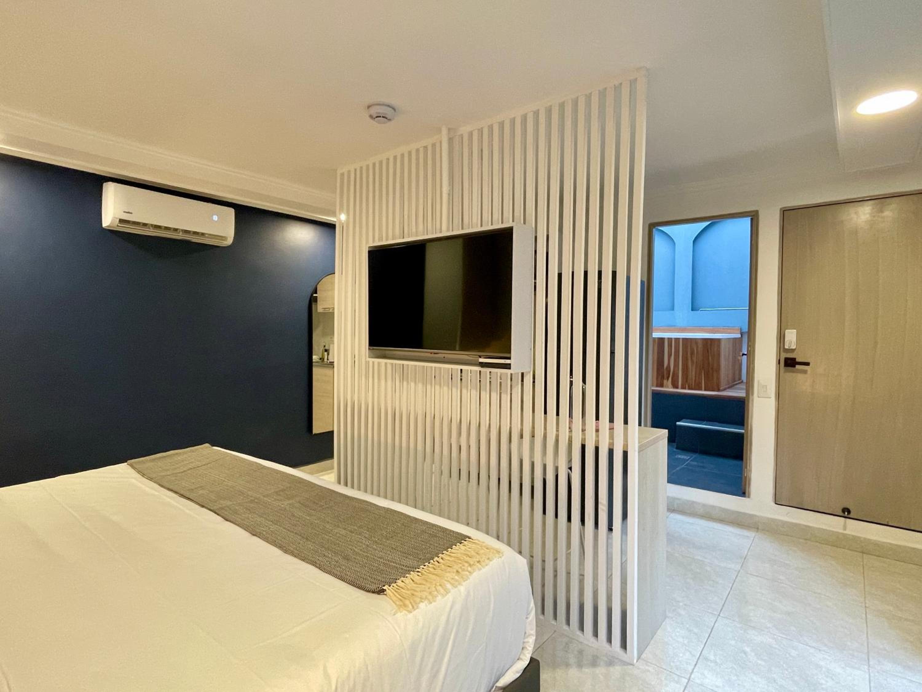 Apartments with Jacuzzi in El Poblado by Wynwood House