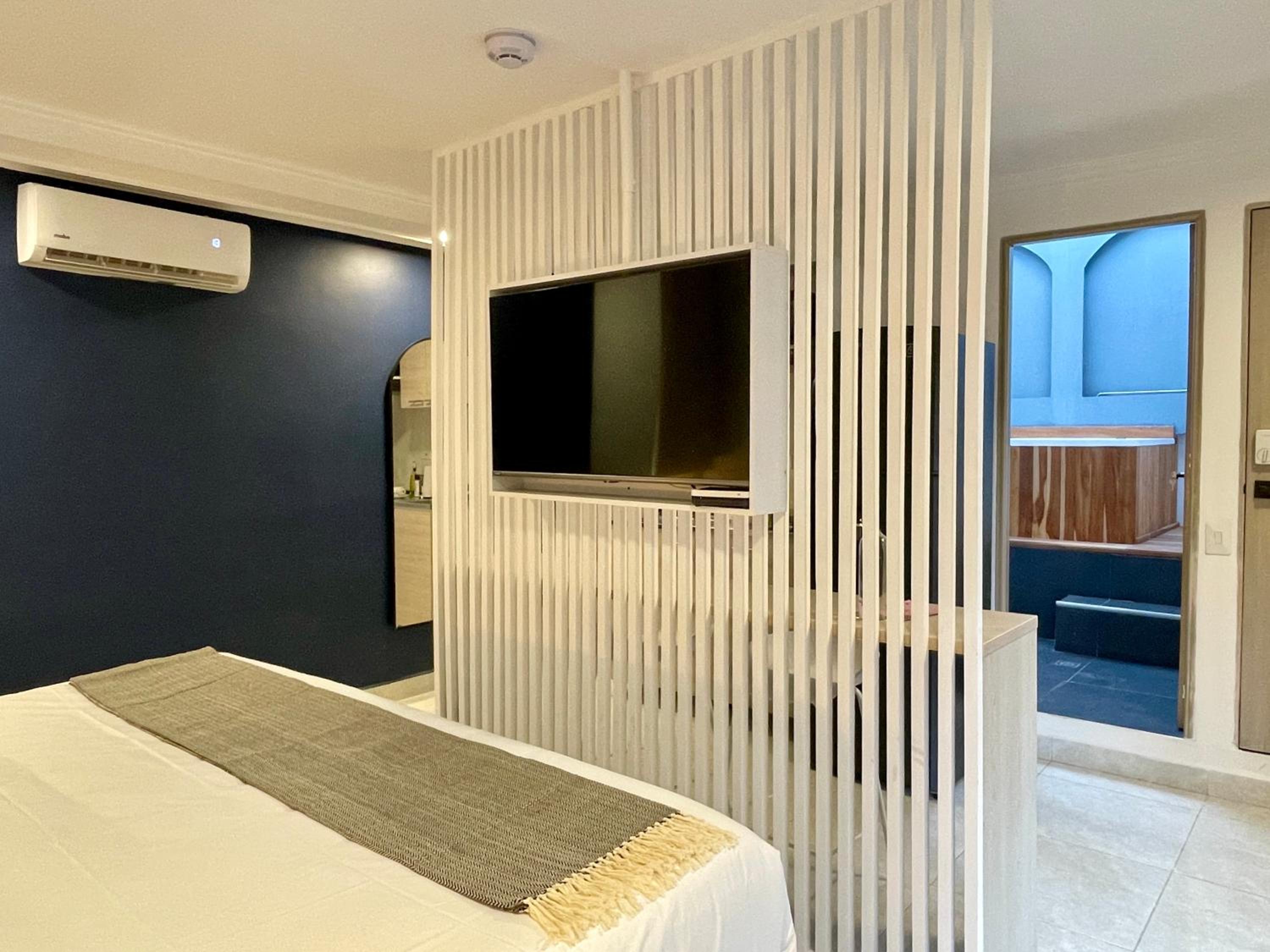 Apartments with Jacuzzi in El Poblado by Wynwood House