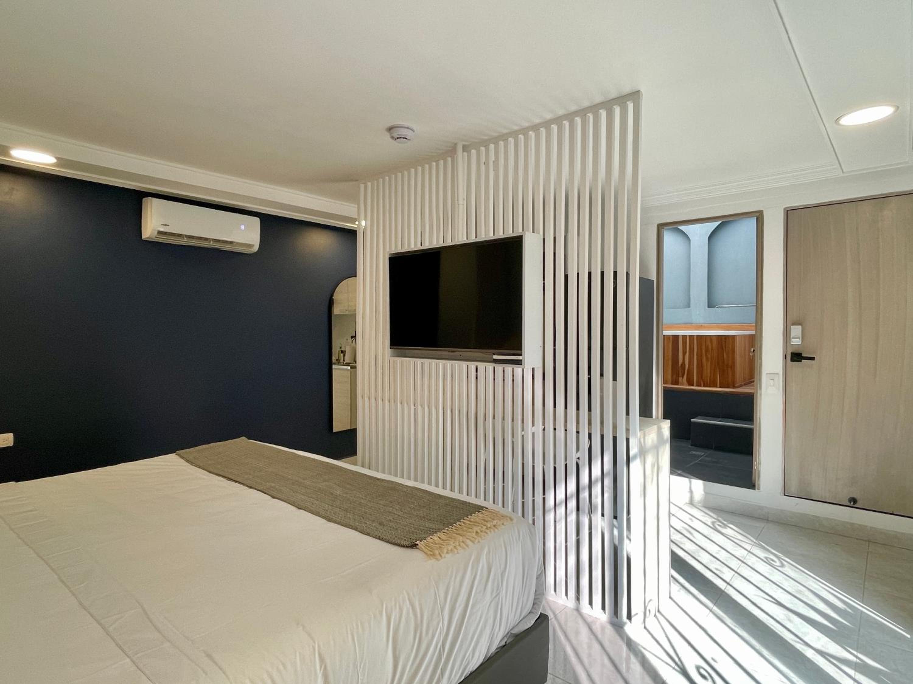 Apartments with Jacuzzi in El Poblado by Wynwood House