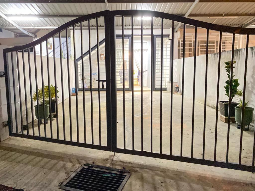 IDAMAN HOMESTAY