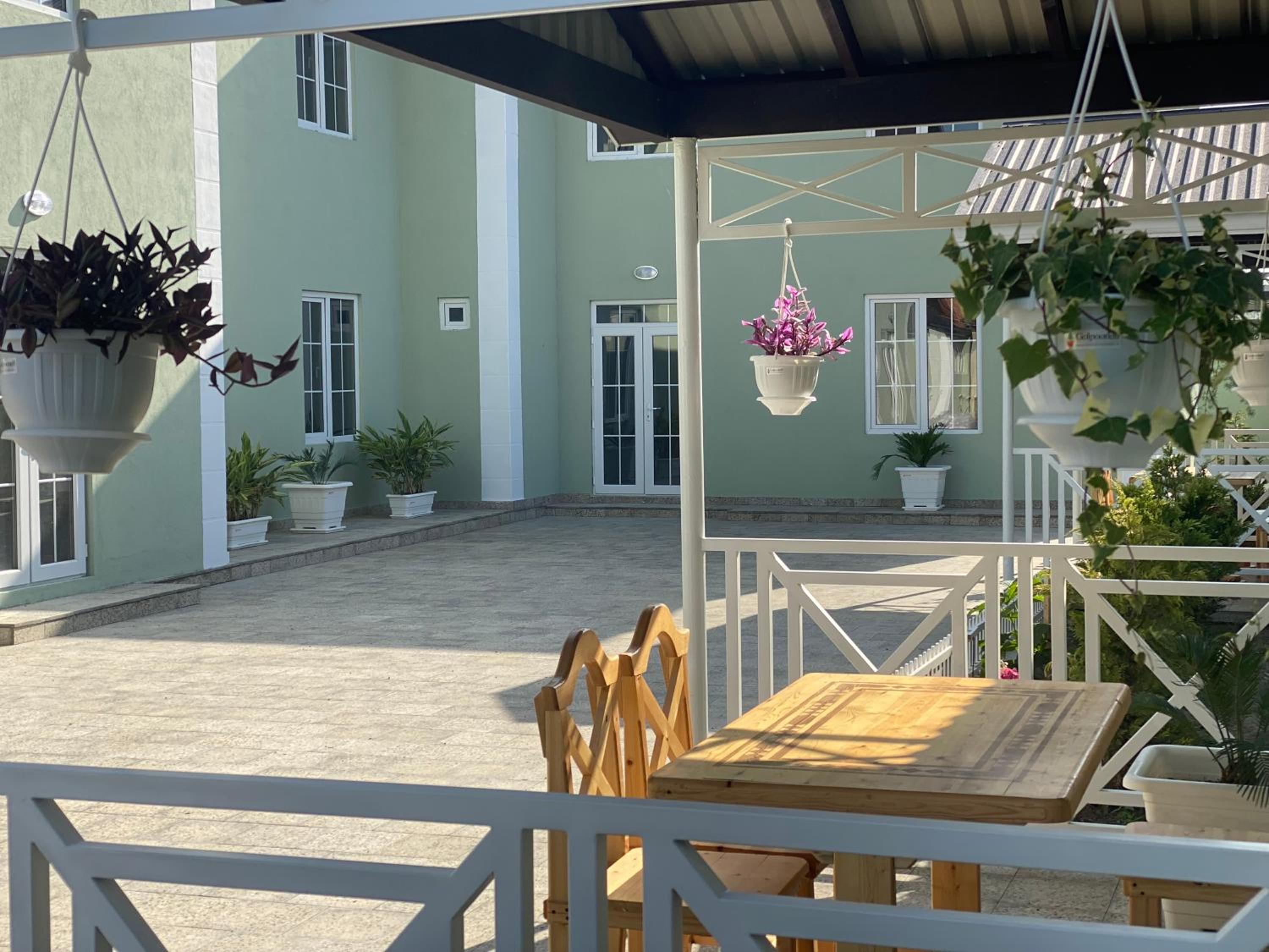 Villa Yard