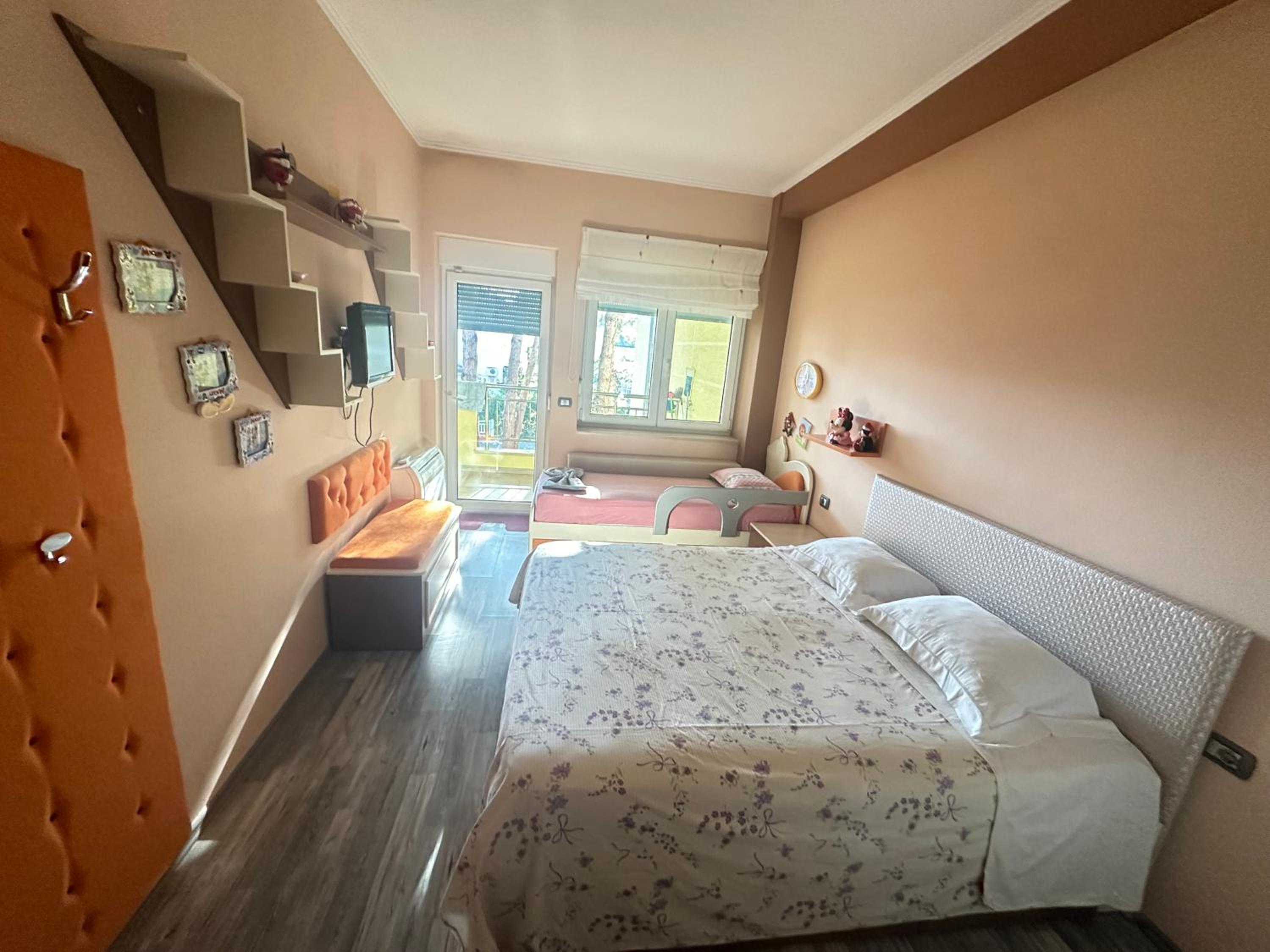 Villa Shera