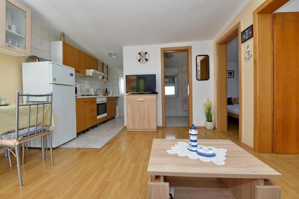 Apartment Tomi