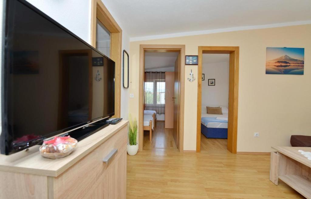 Apartment Tomi
