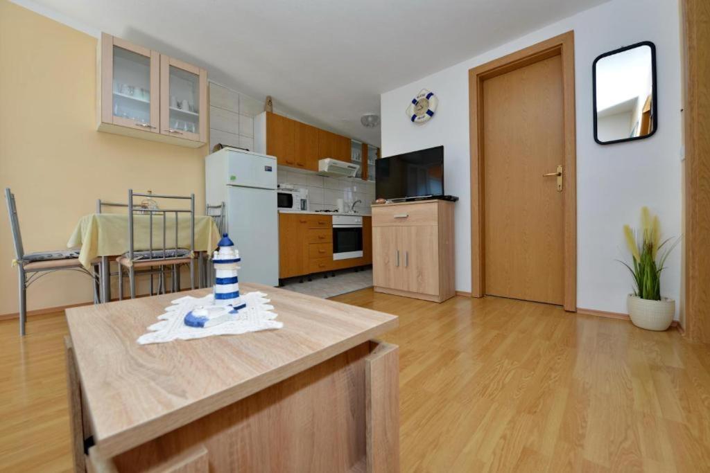 Apartment Tomi
