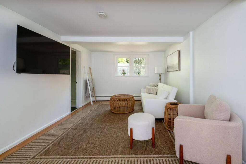 Trail-side Haven Retreat! Pet friendly view 4