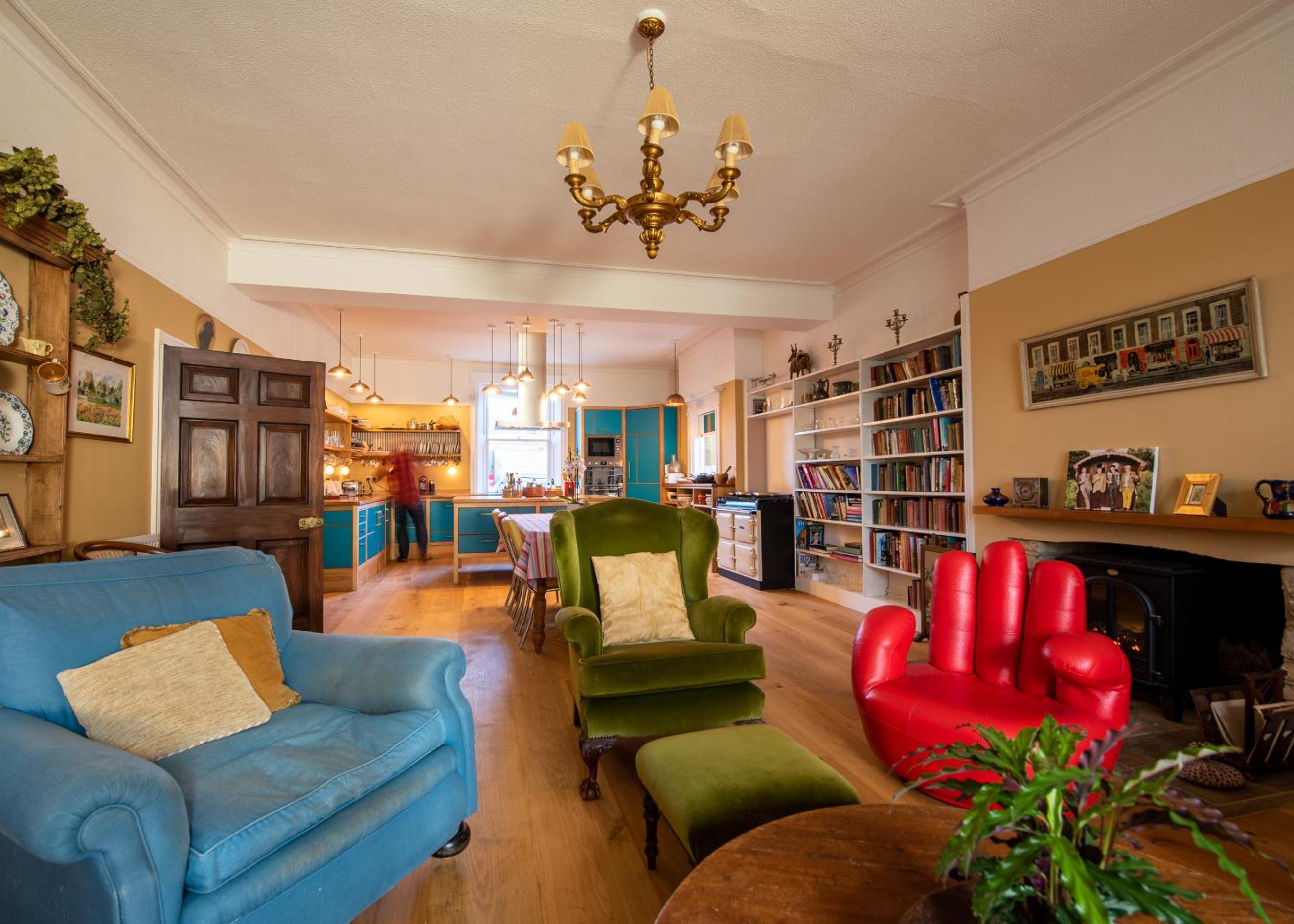 Wendover House XL Luxury Country Home near Silverstone, with Beautiful Gardens, Pool & Sauna view 3