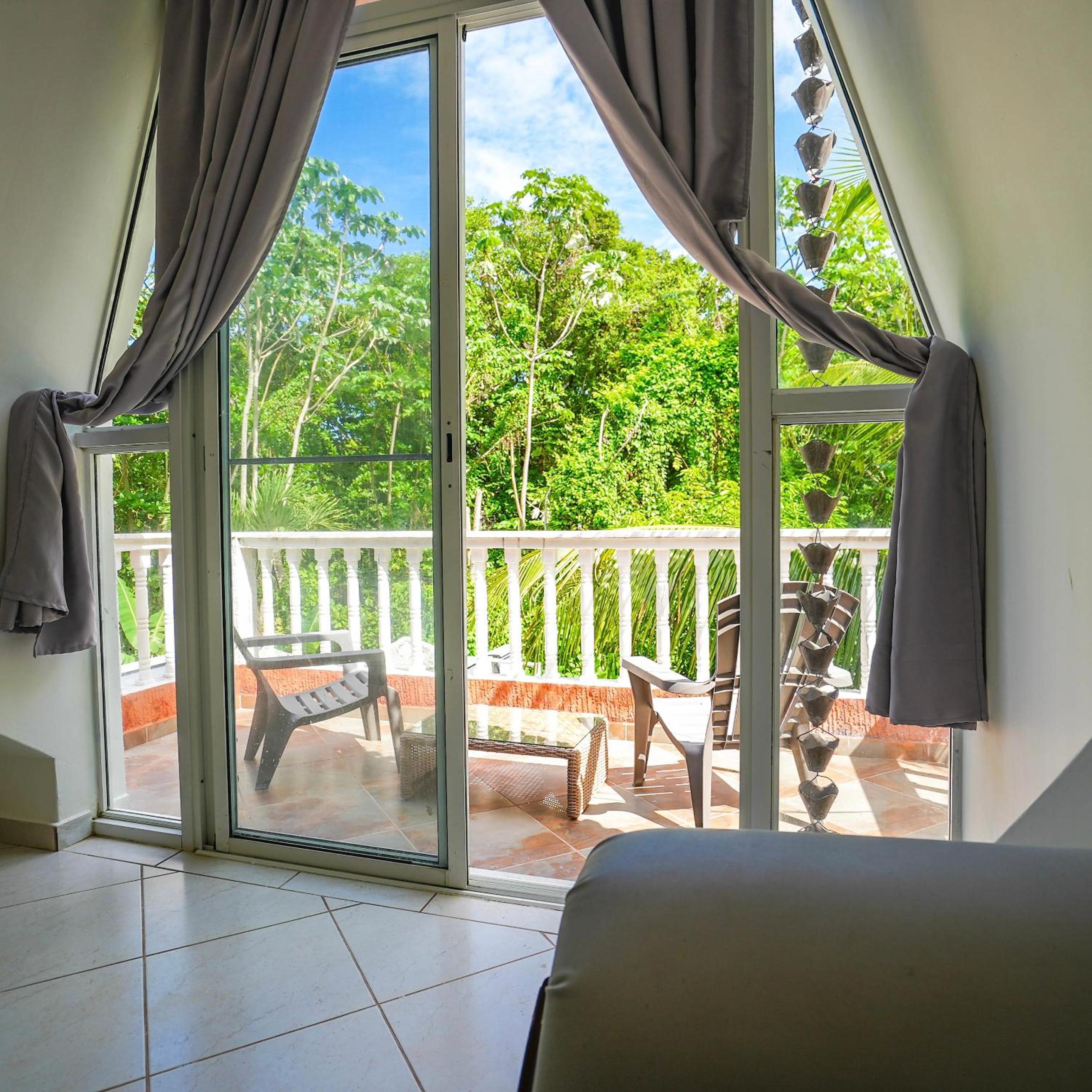 Casa Estrellas Mirabal