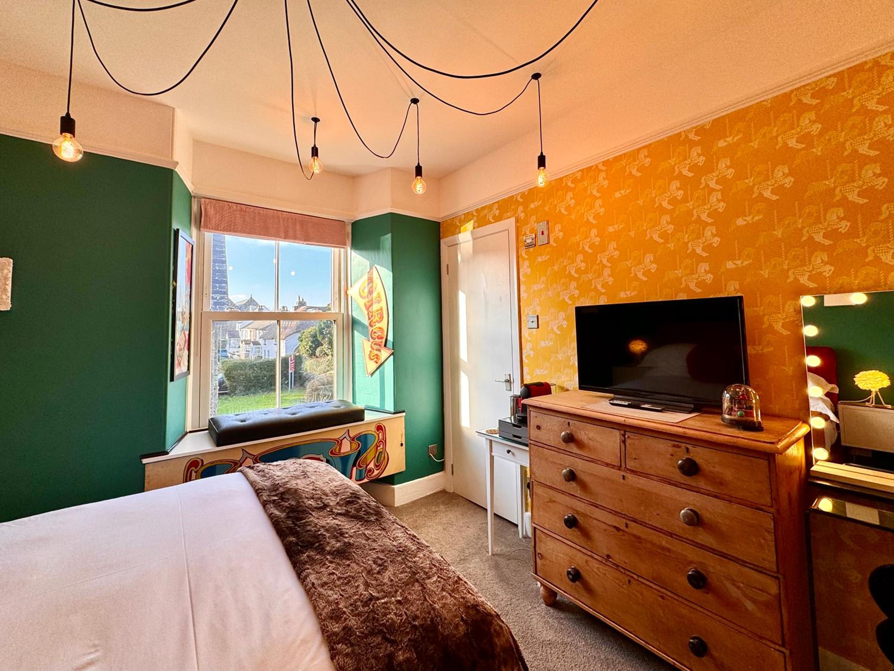 Brightham House - Exclusively for Adults