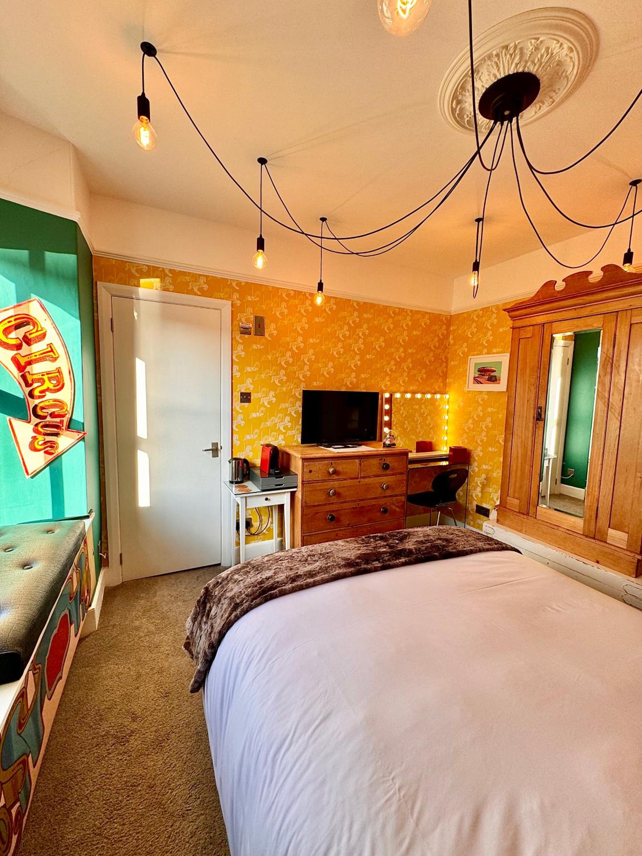 Brightham House - Exclusively for Adults