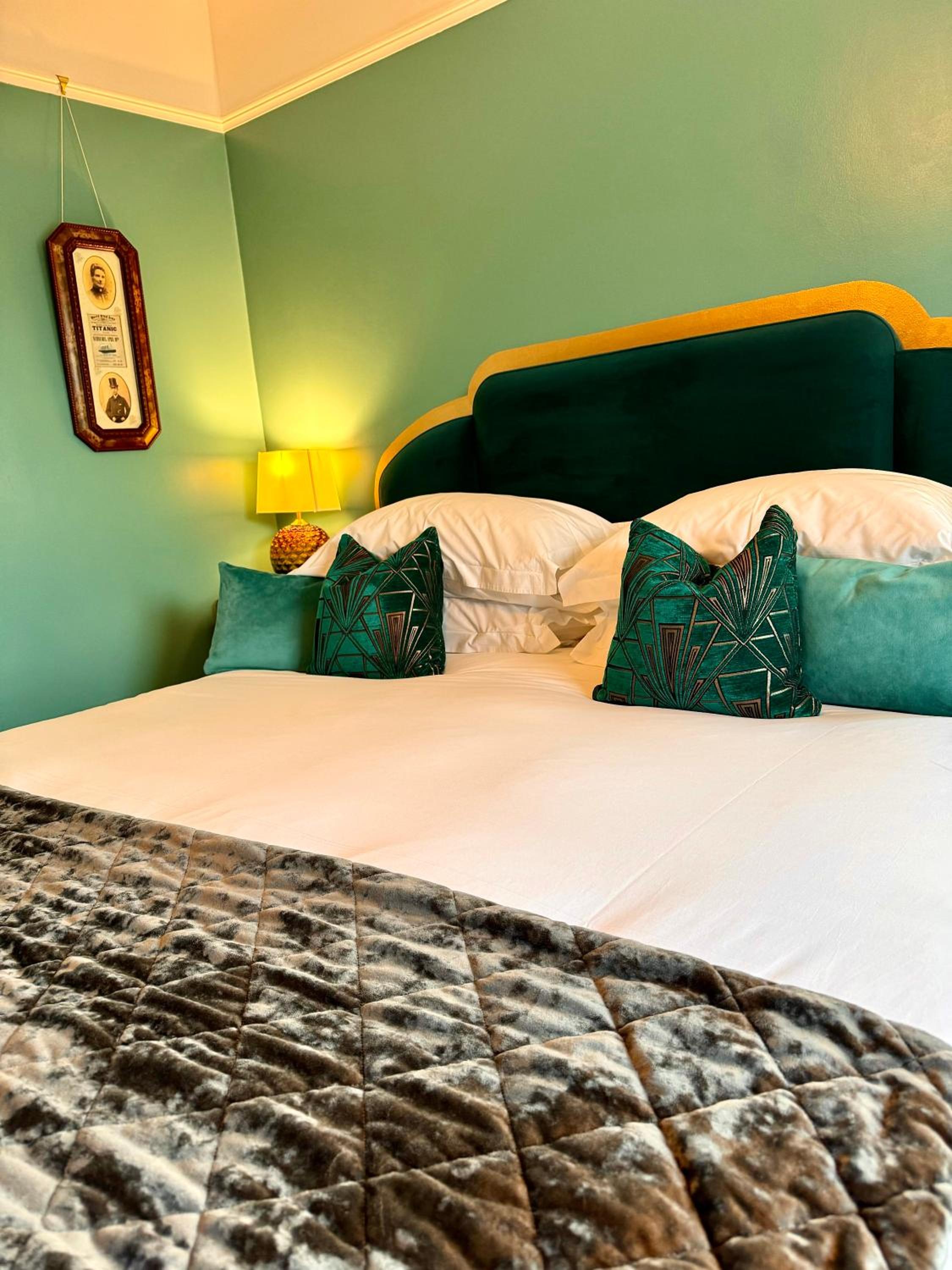 Brightham House - Exclusively for Adults