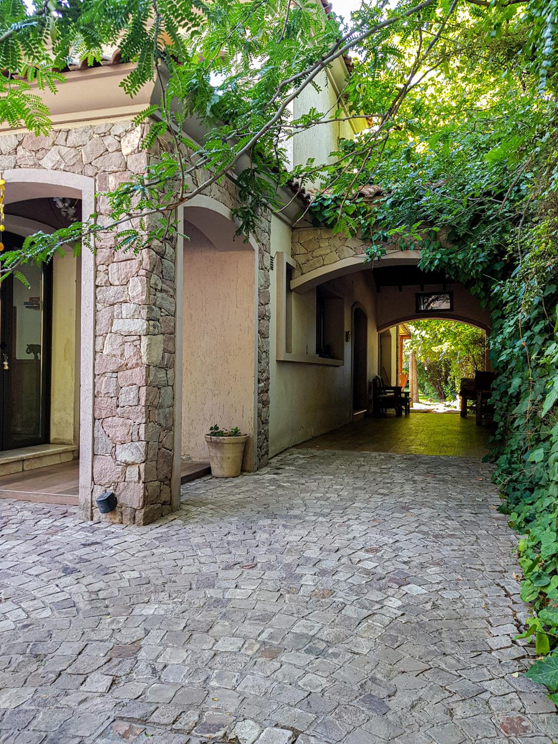 Quinta family house