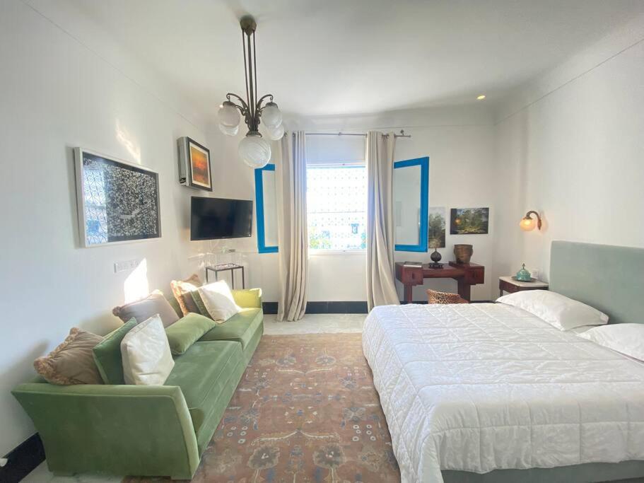 Surus luxury on top of the hill view 4