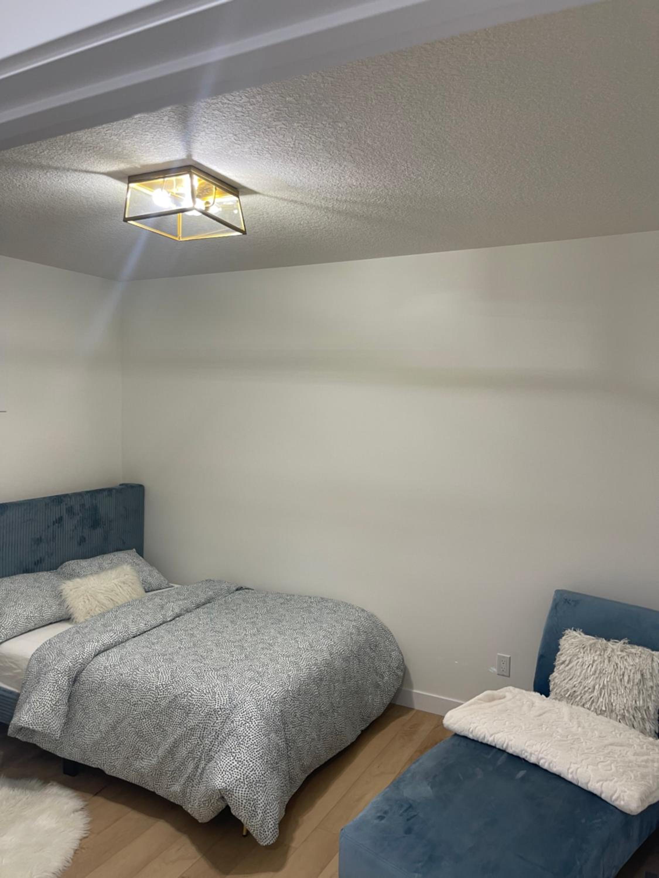 Stylish 2 Bedroom suite in SW Edmonton close to Windermere and Edmonton International Airport