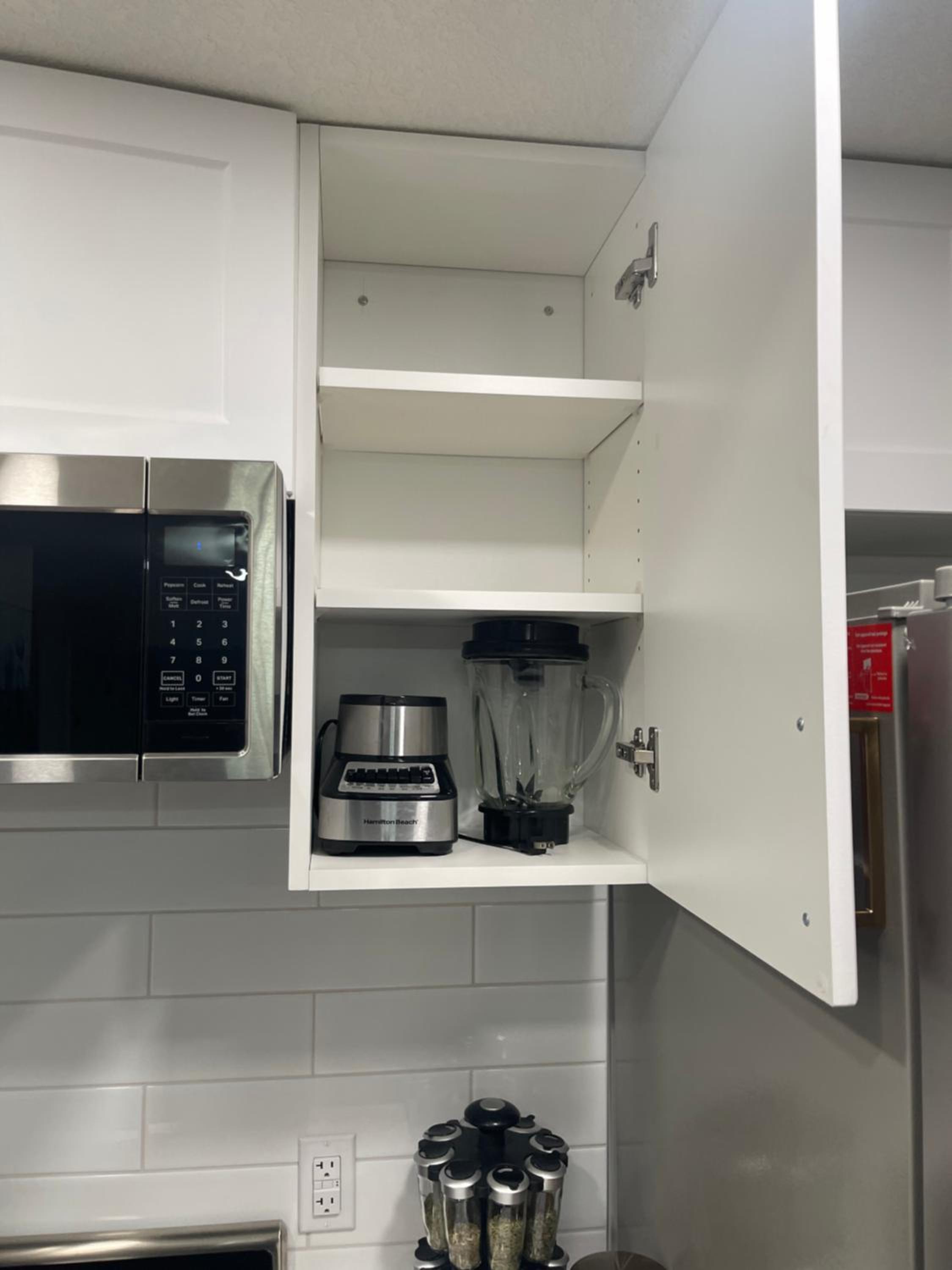 Stylish 2 Bedroom suite in SW Edmonton close to Windermere and Edmonton International Airport