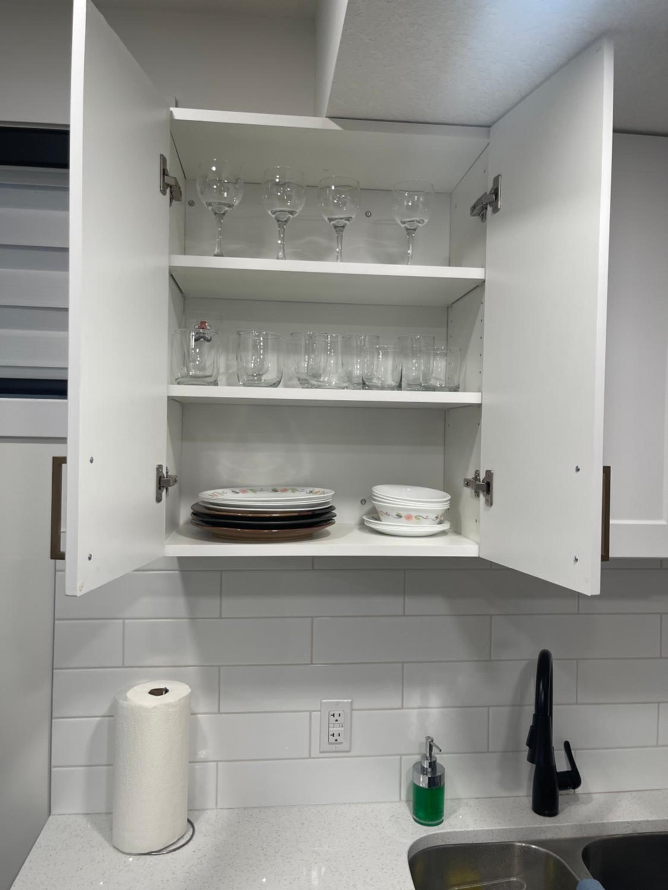 Stylish 2 Bedroom suite in SW Edmonton close to Windermere and Edmonton International Airport