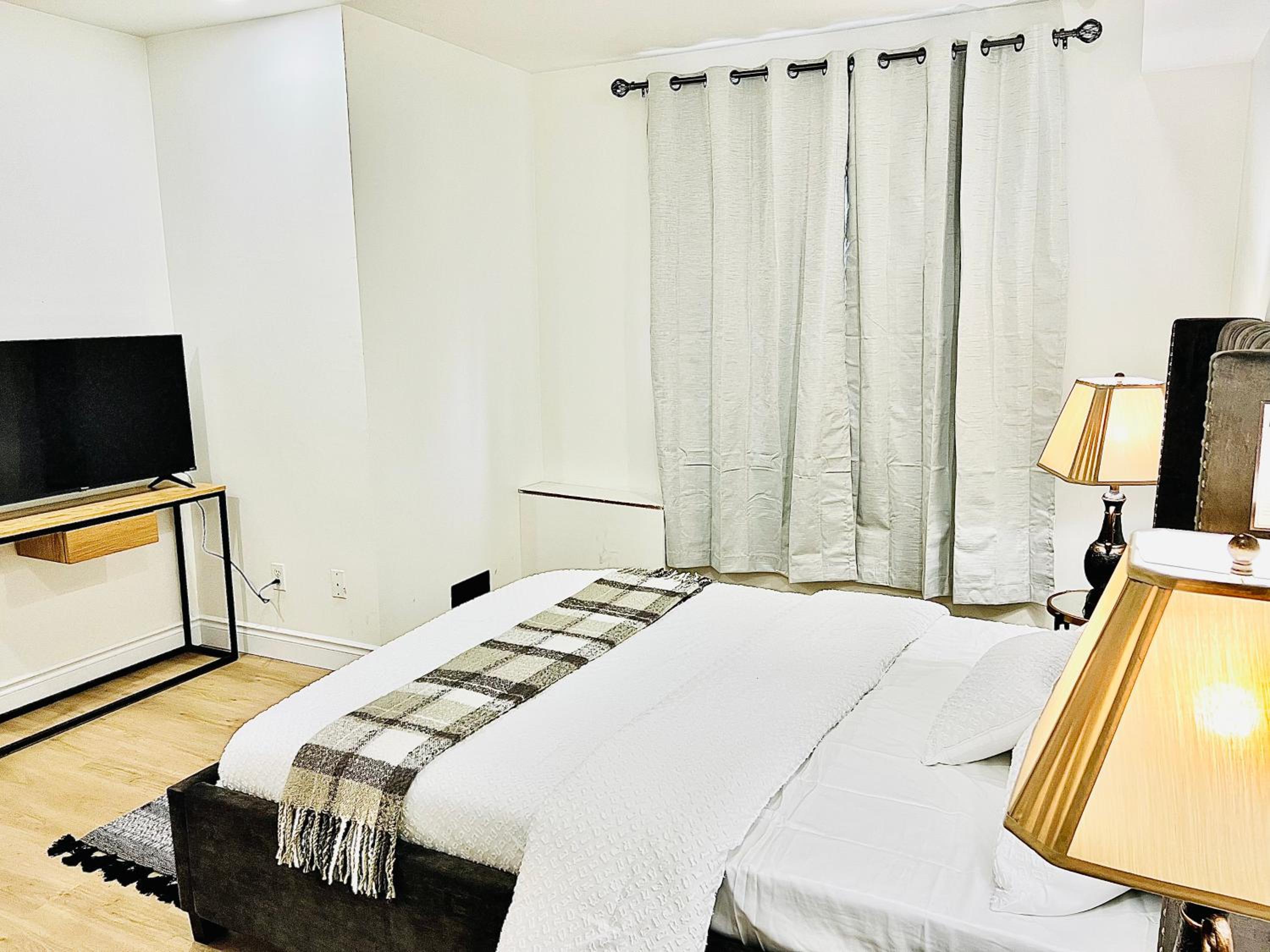 LaVida Exclusive Guest House, Free Parking (Rm#2)