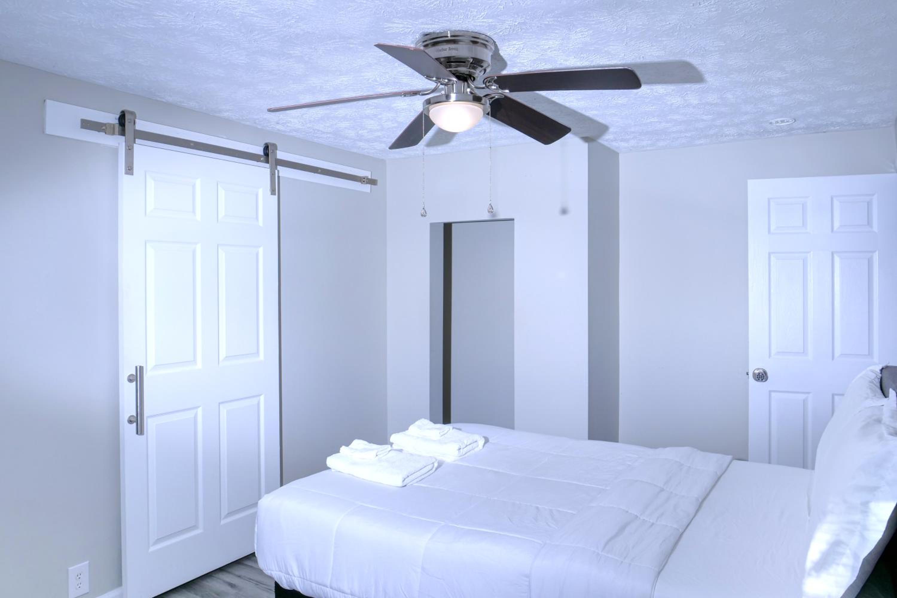 Brick Beauty Fayetteville 3 bedroom Mins from Downtown view 2