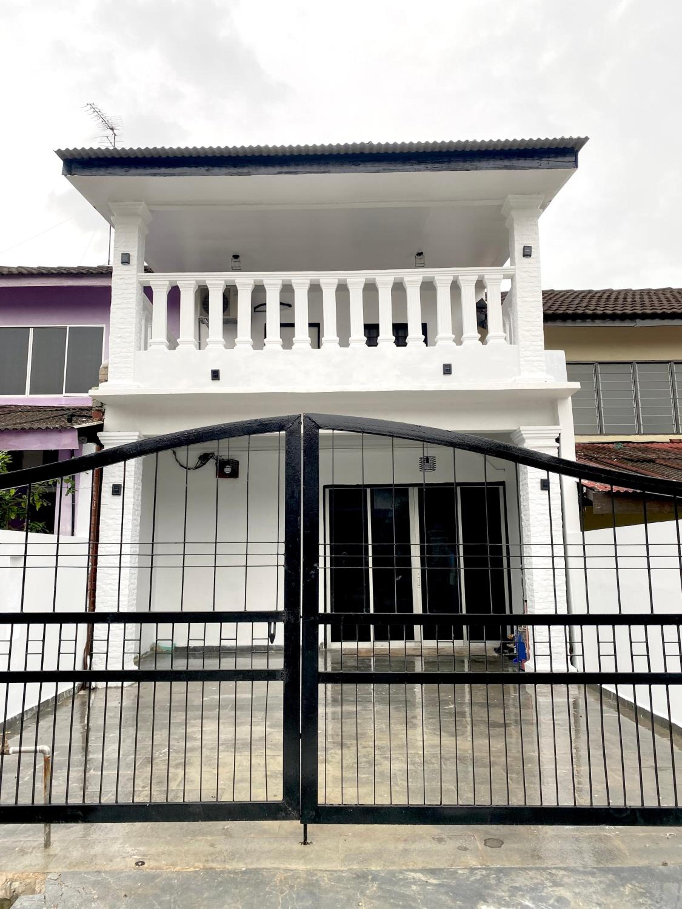 Mama Jijie Moslim Homestay BBU