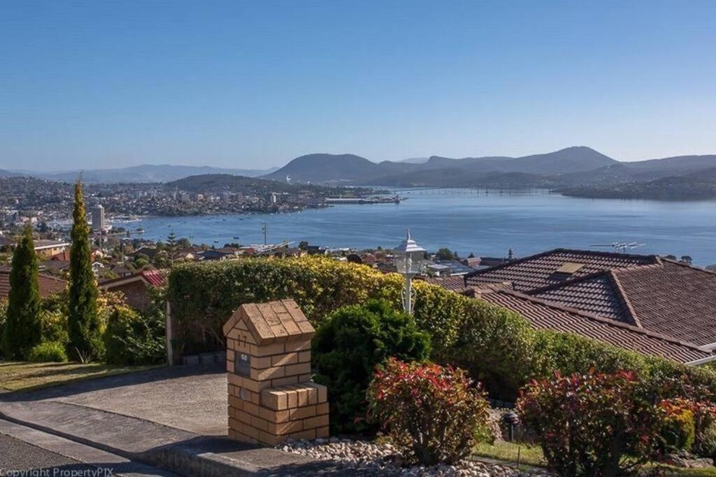 Stunning 180 degree River Derwent and Hobart View!