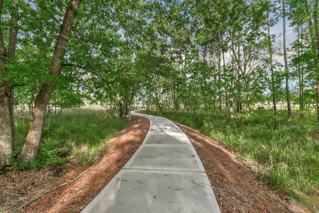 Spacious long stay family home in Kingwood/Humble - Property Image 28