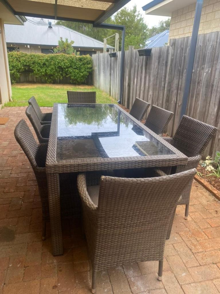 Hotel Hook Wine & Sinker - Image 1